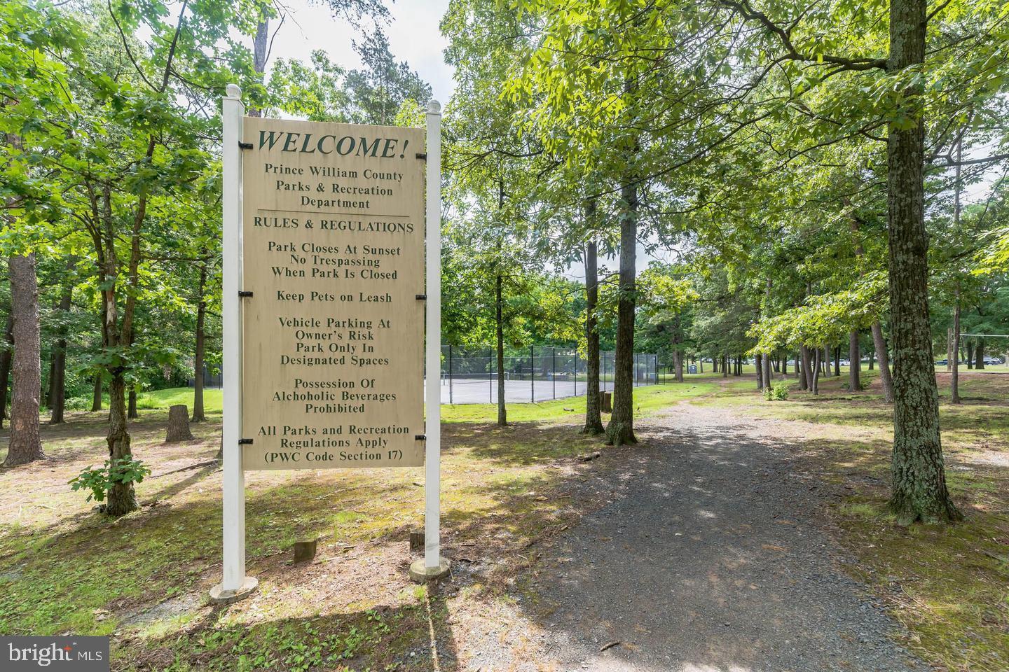 SUMMERTREE - Residential Lease