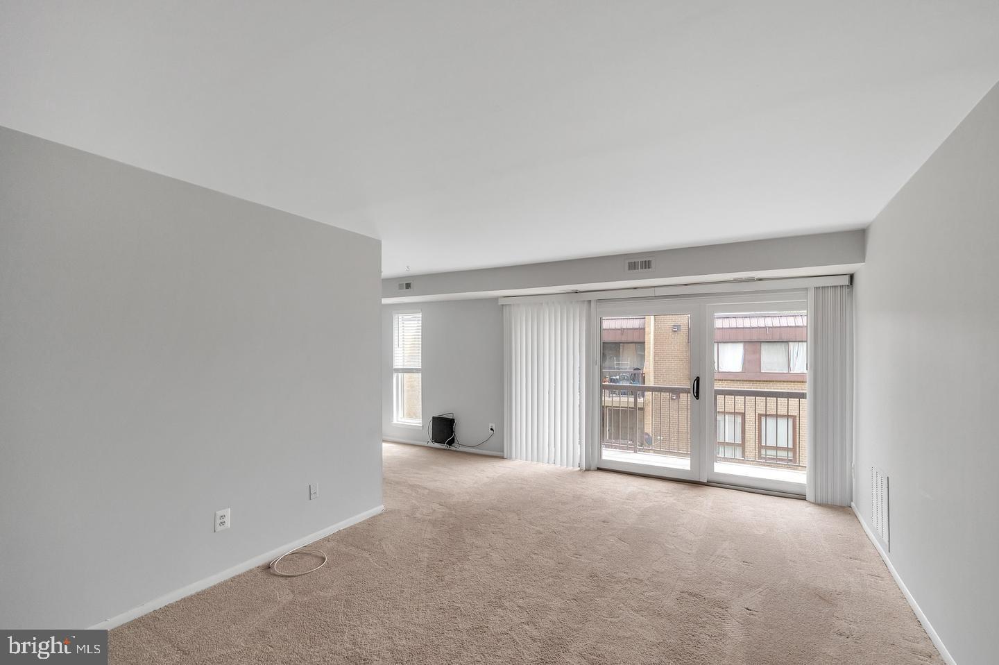 SUMMERTREE - Residential Lease