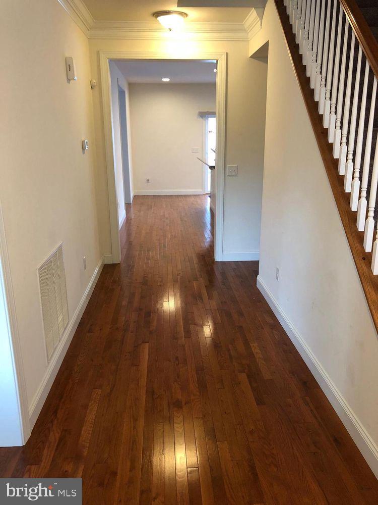 JAMESTOWN SQUARE - Residential Lease