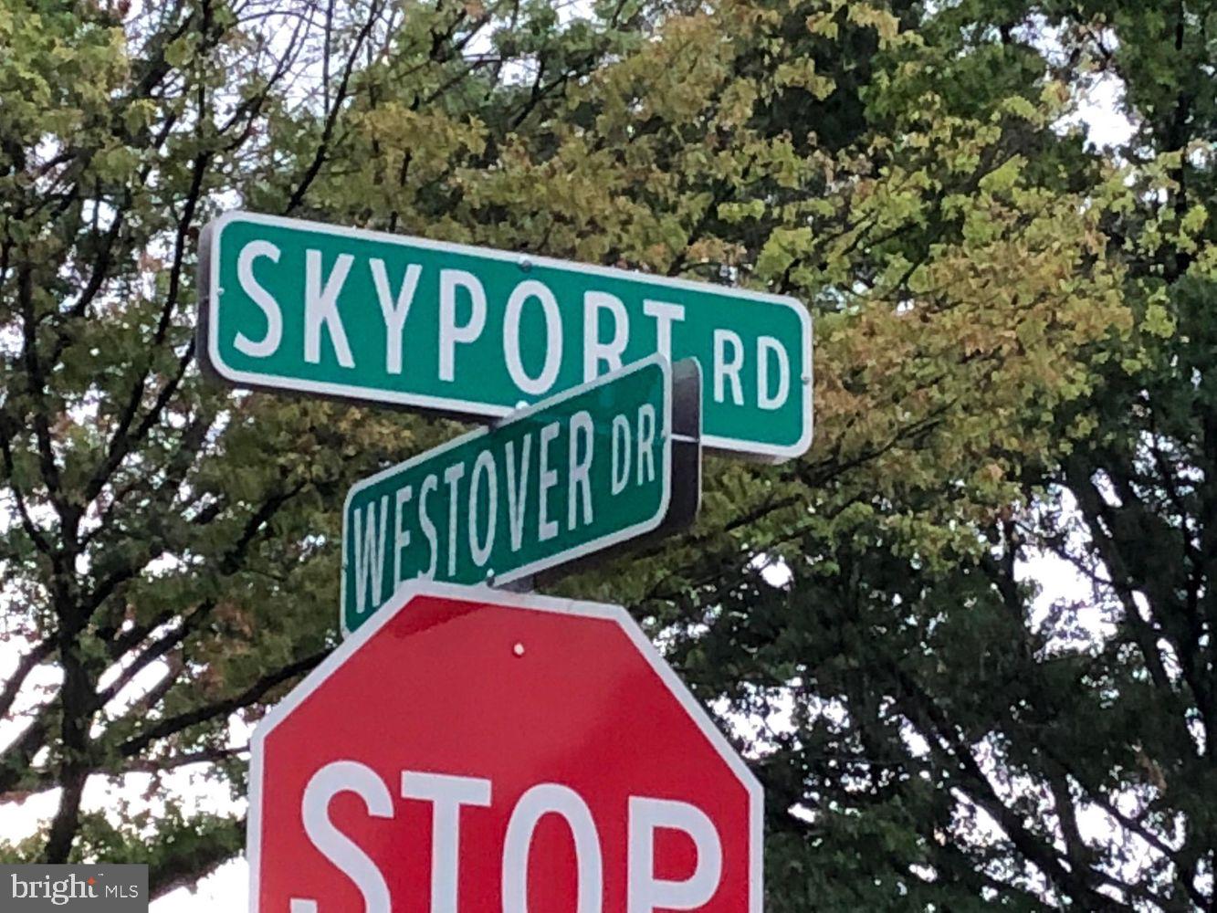 JAMESTOWN SQUARE - Residential Lease