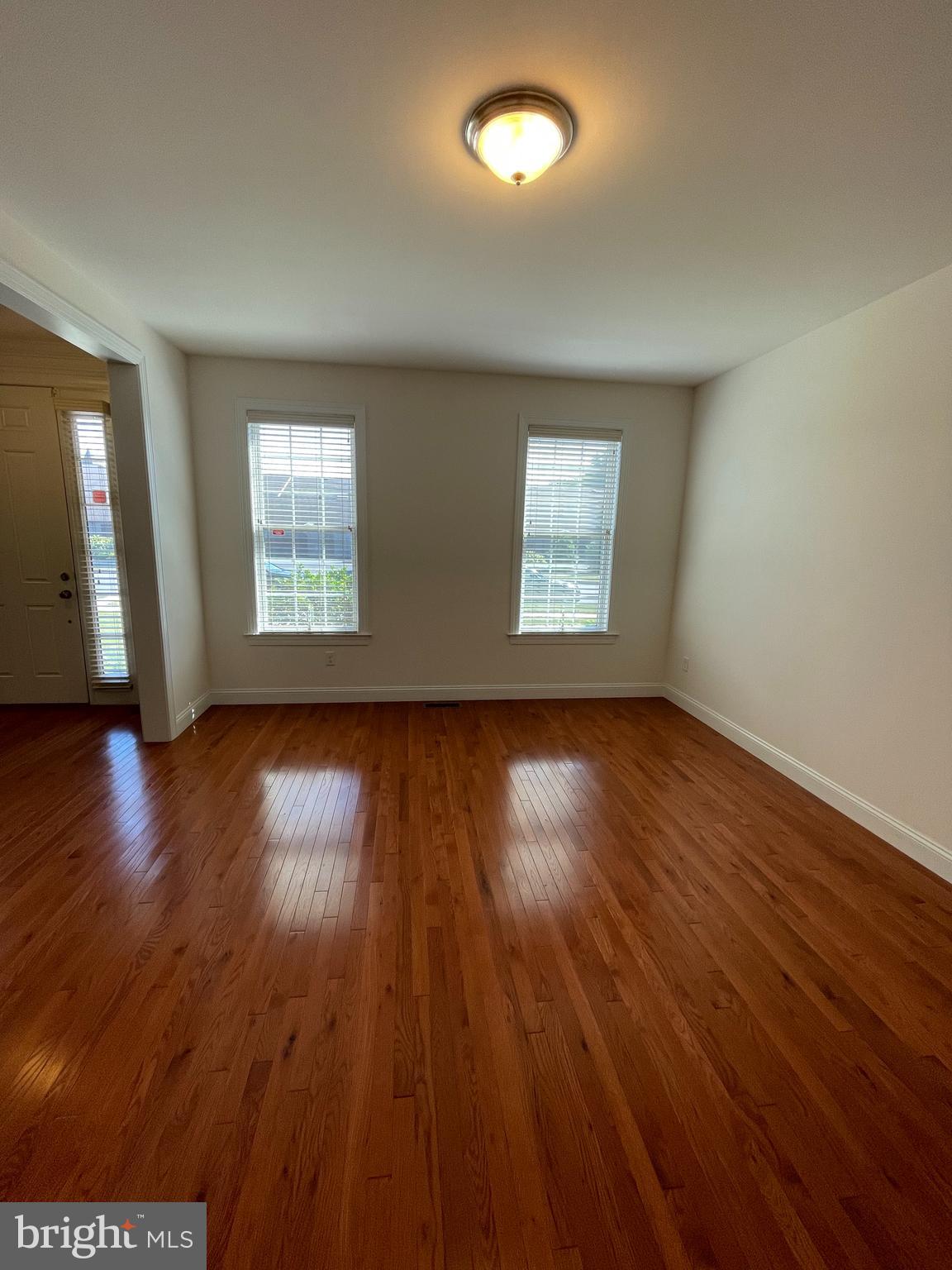 JAMESTOWN SQUARE - Residential Lease