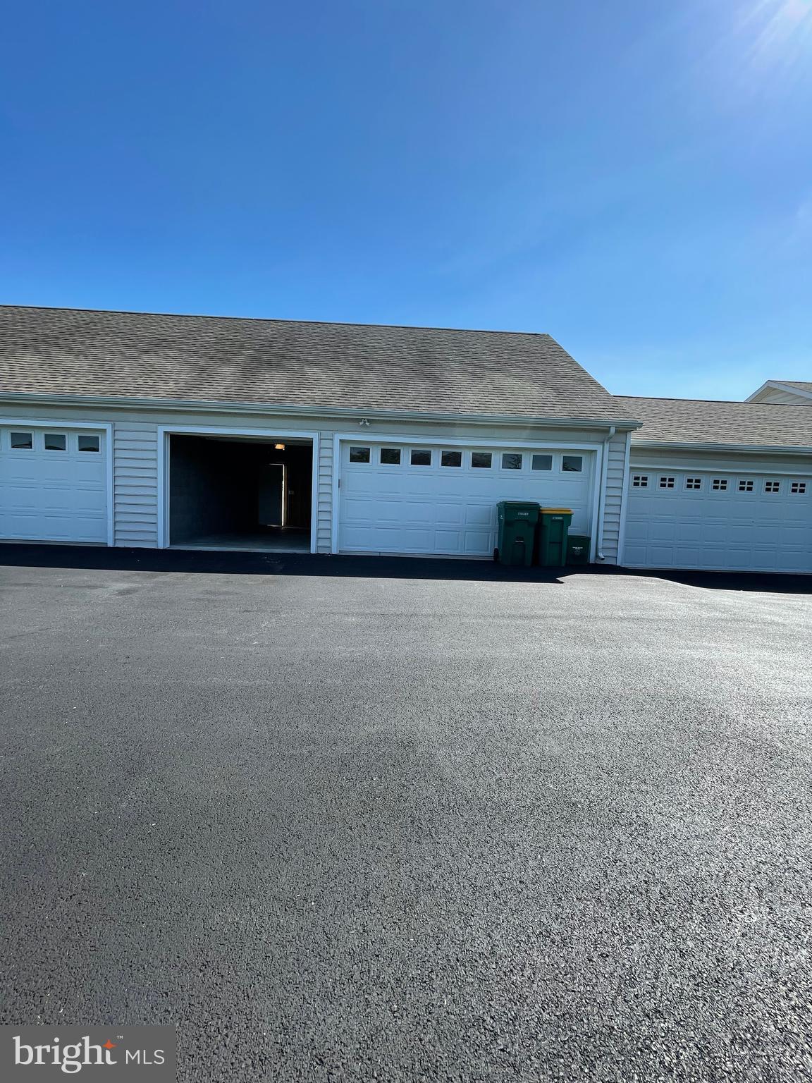 JAMESTOWN SQUARE - Residential Lease