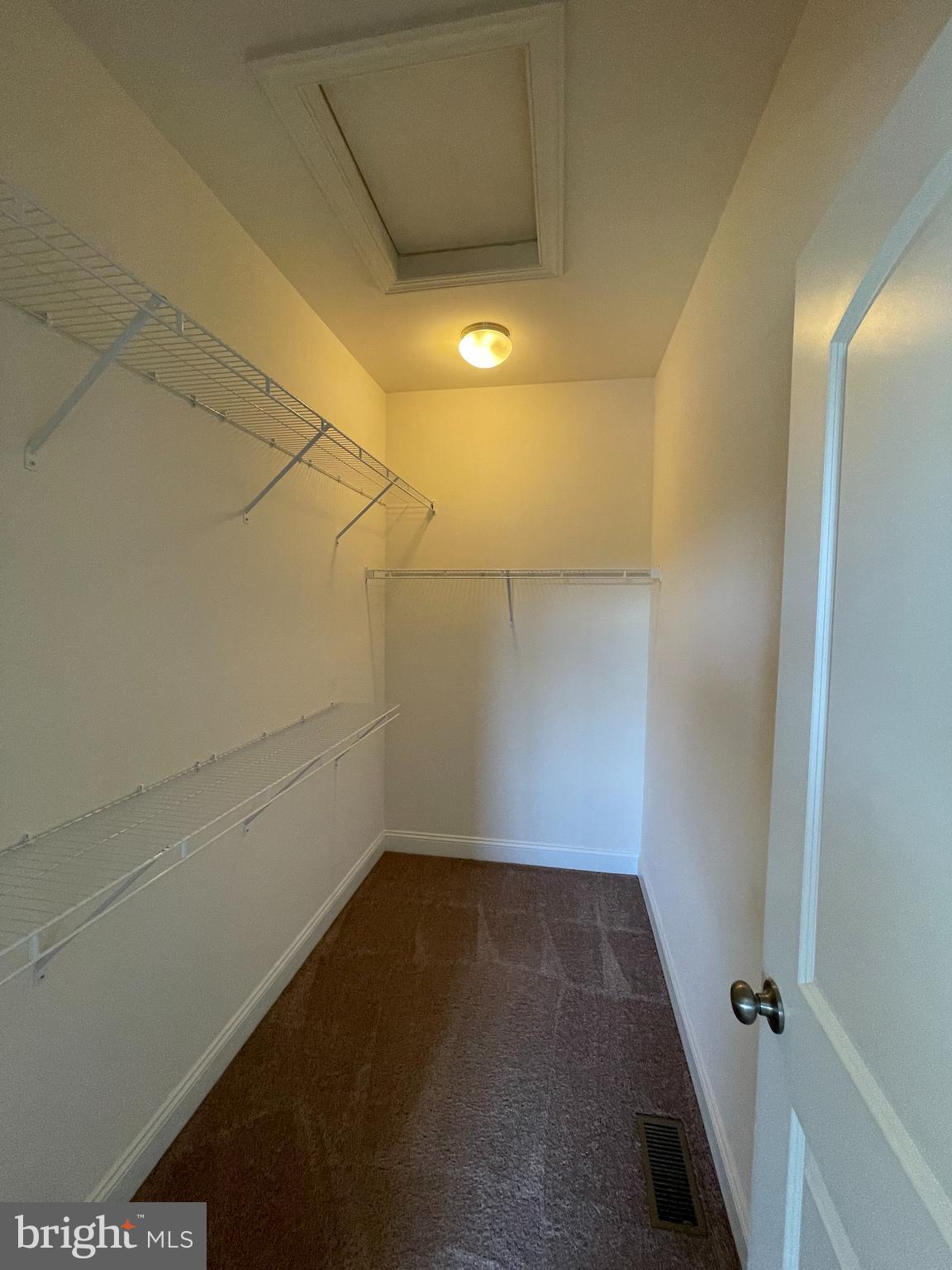 JAMESTOWN SQUARE - Residential Lease