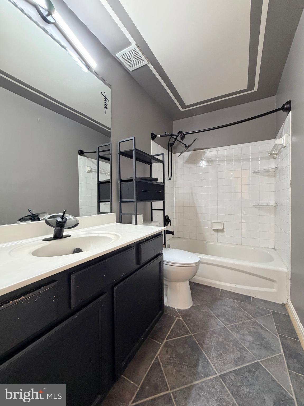 POTOMAC KNOLLS - Residential