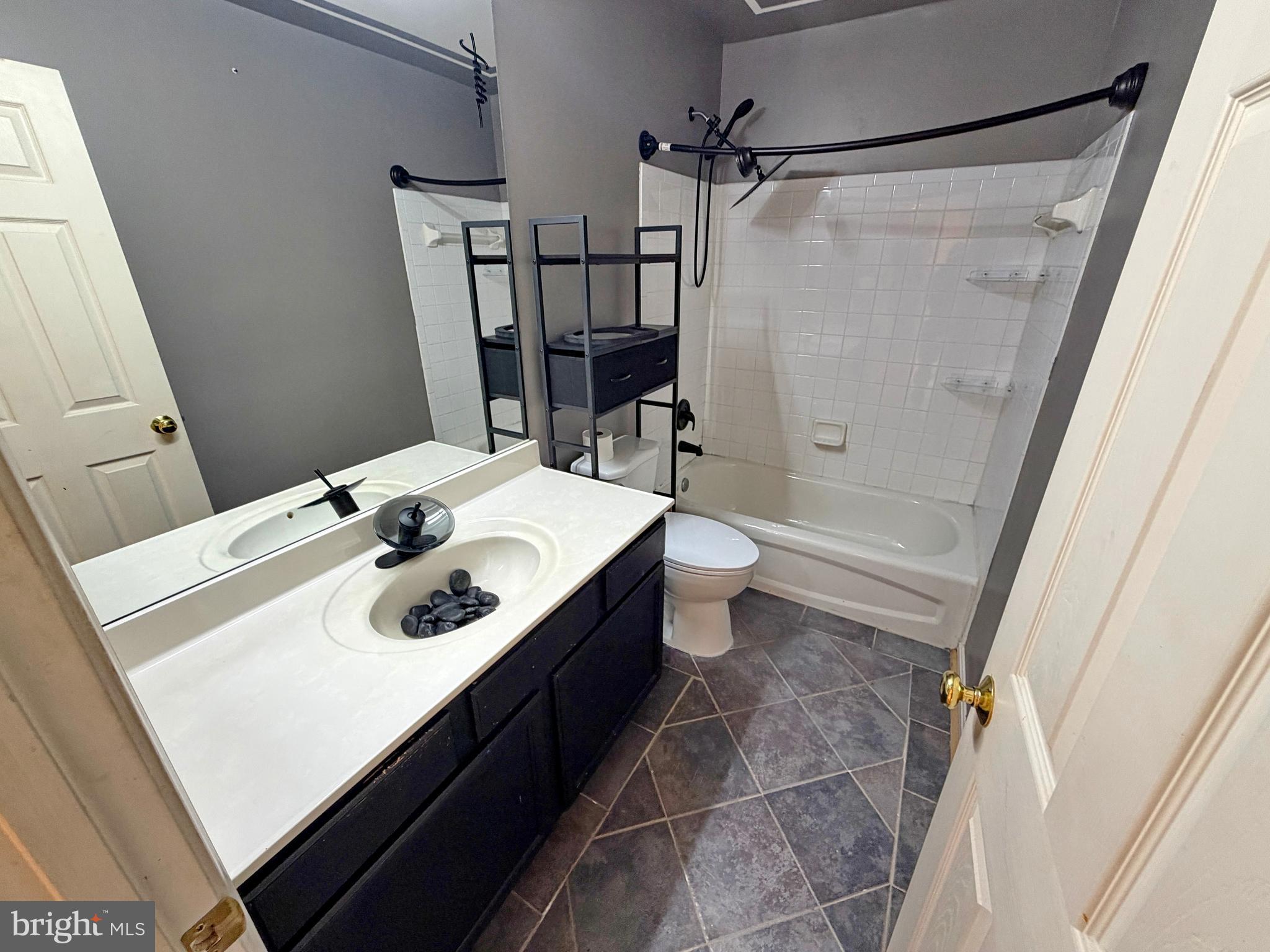 POTOMAC KNOLLS - Residential