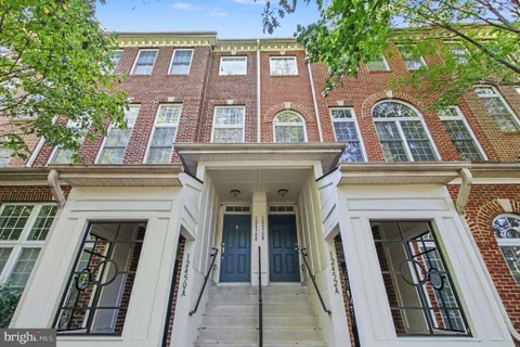 12450 Liberty Bridge Road Unit 204A, Fairfax, VA MLS: VAFX2340822