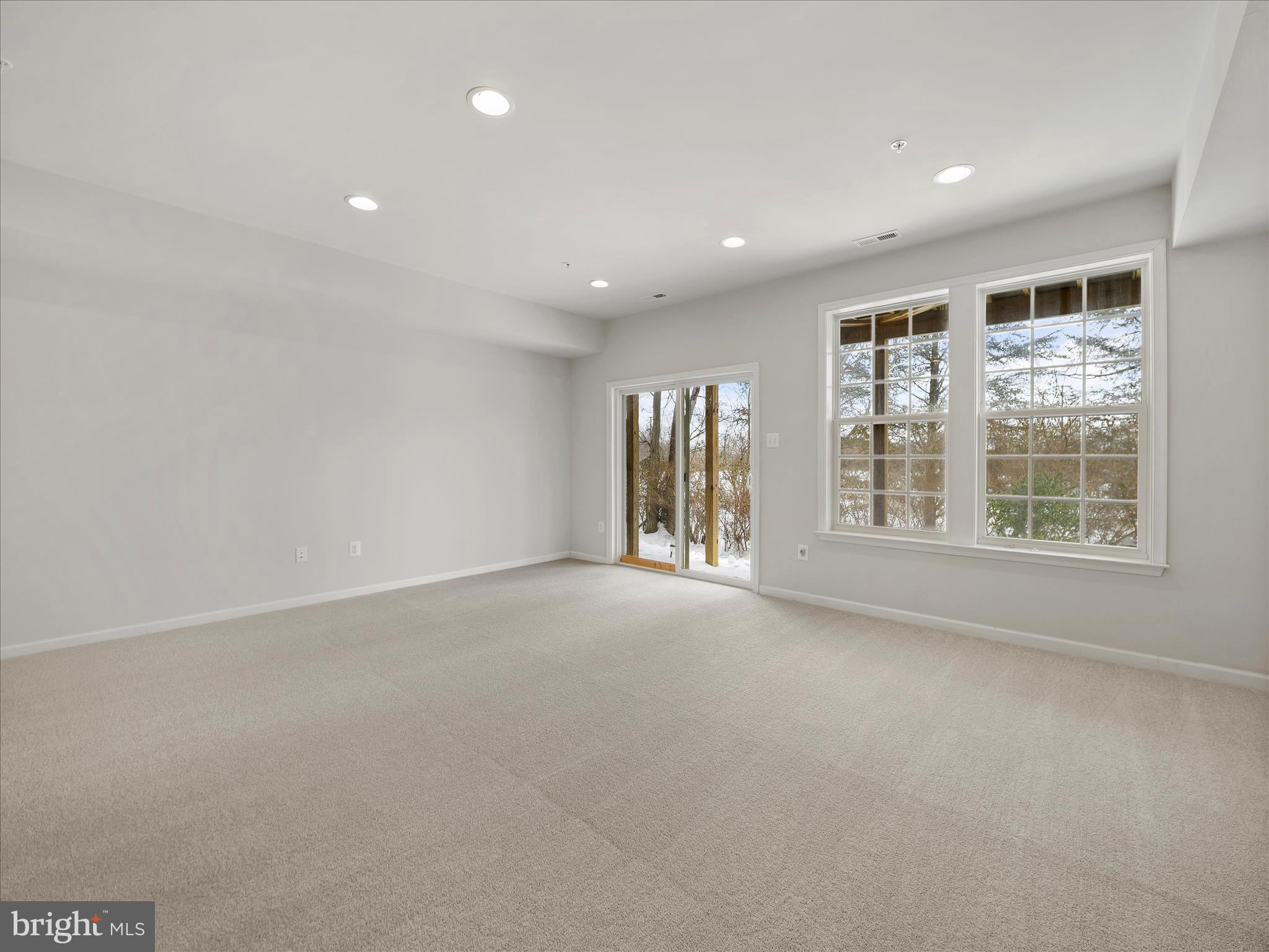 SPRING BANK - Residential