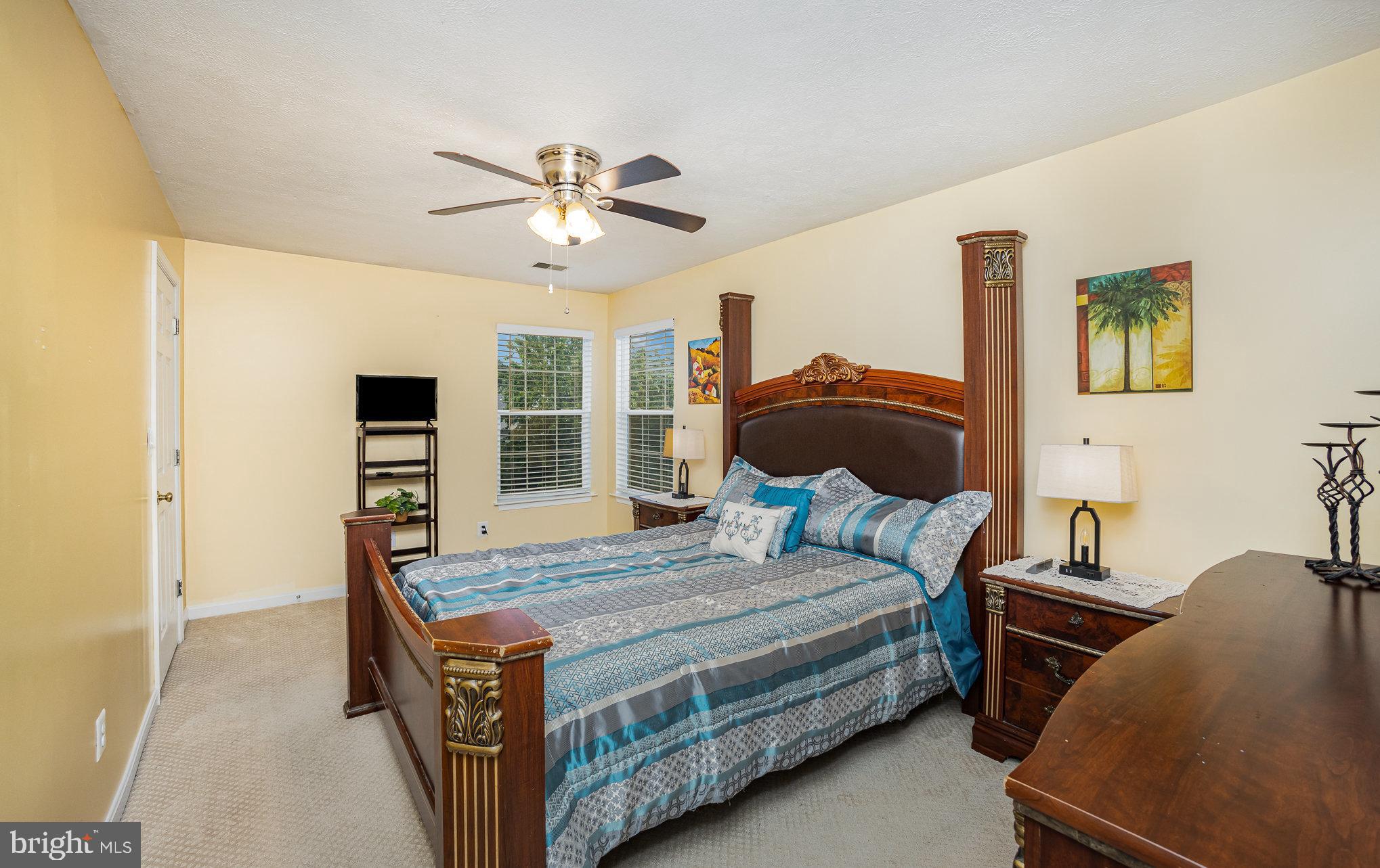 HAMPTON OAKS - Residential Lease