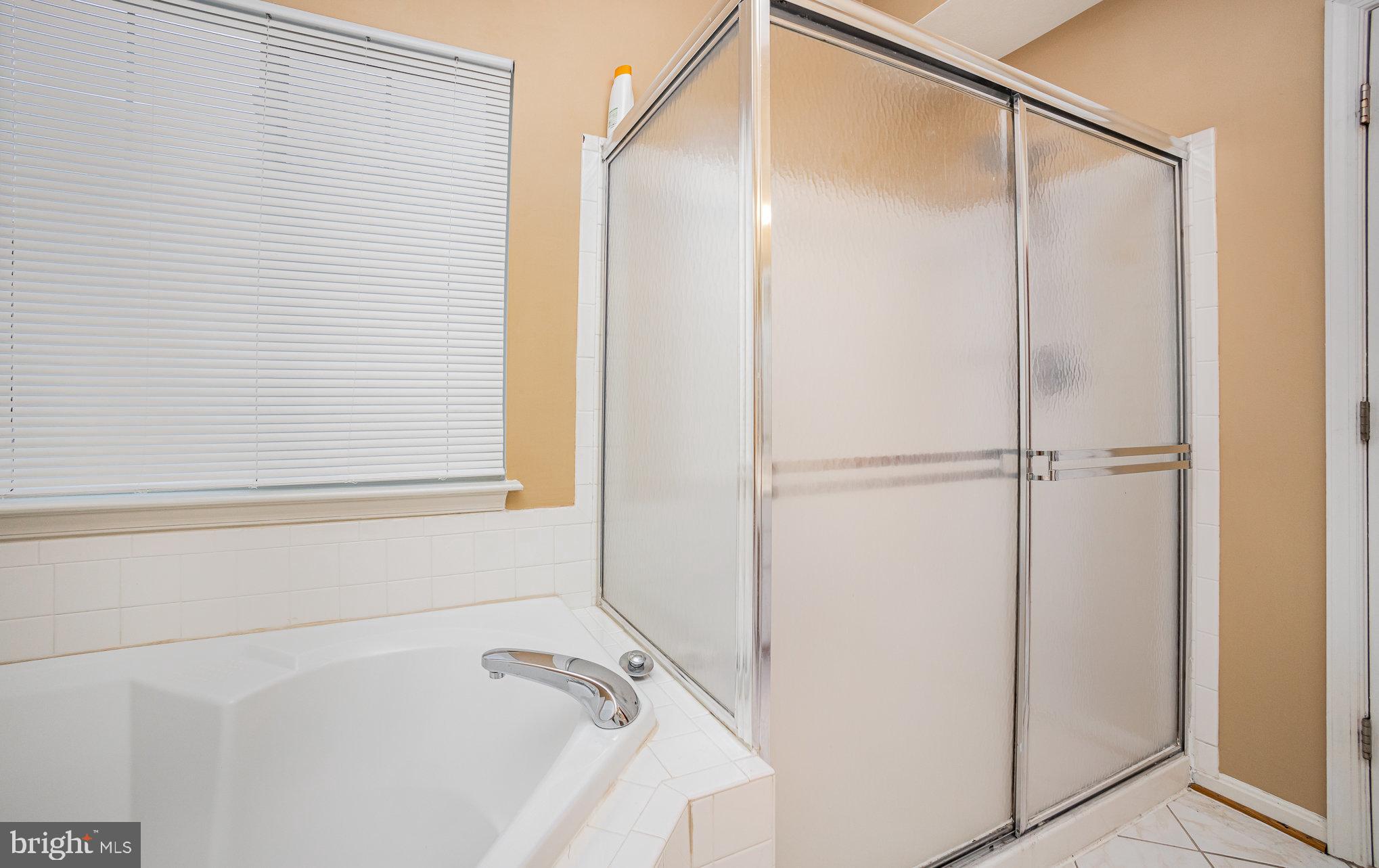 HAMPTON OAKS - Residential Lease