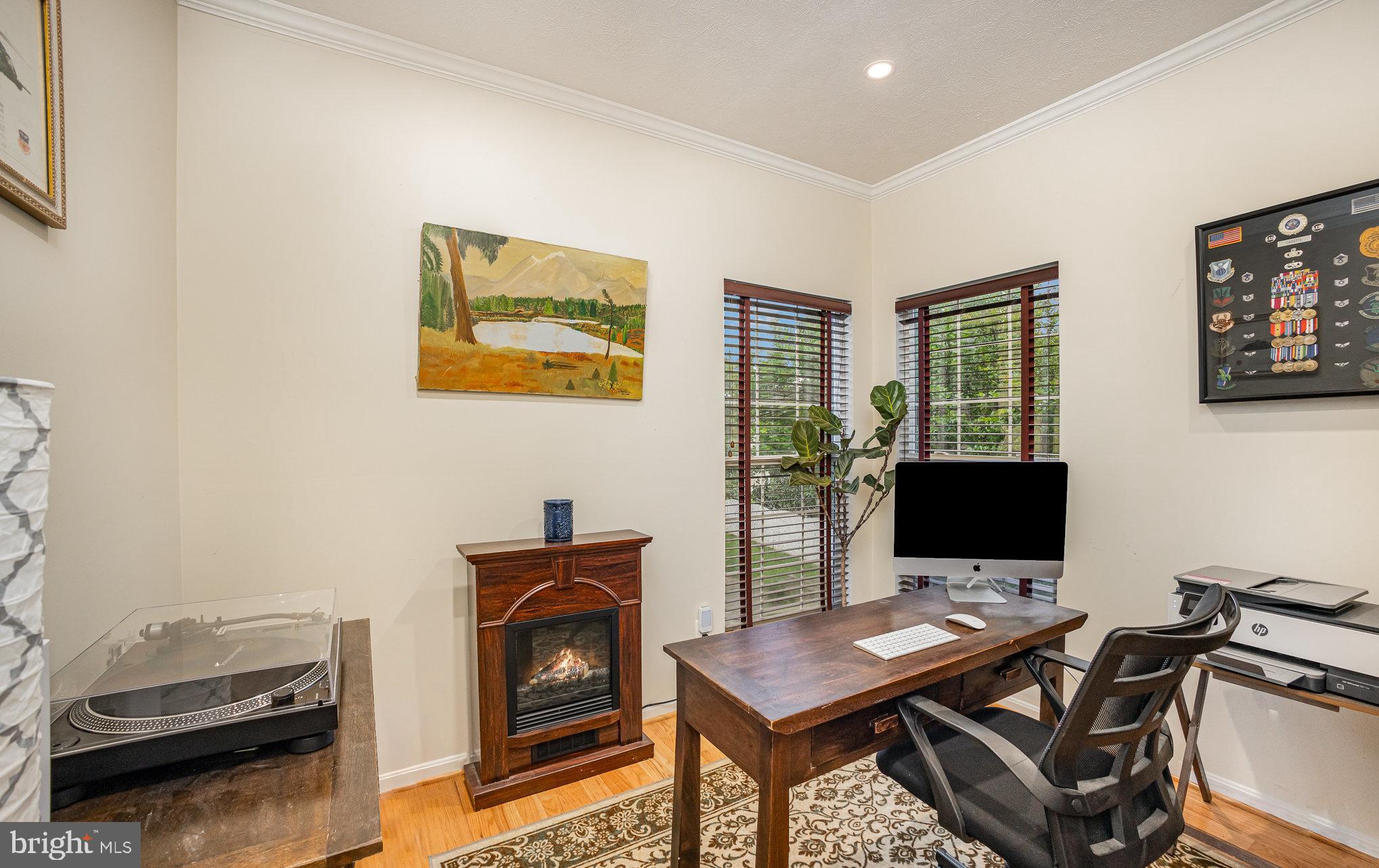 HAMPTON OAKS - Residential Lease