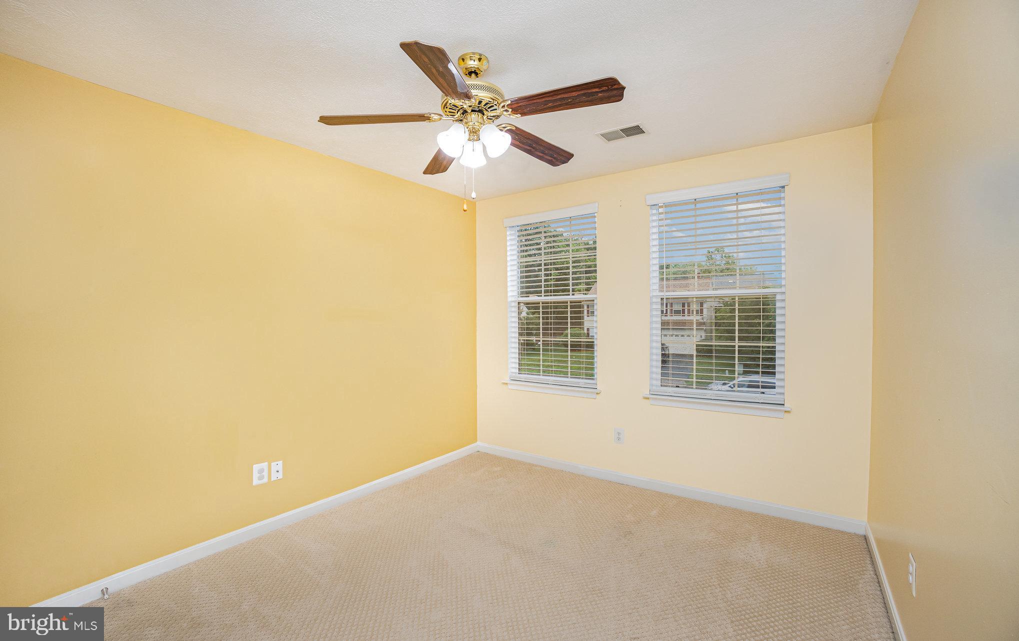 HAMPTON OAKS - Residential Lease