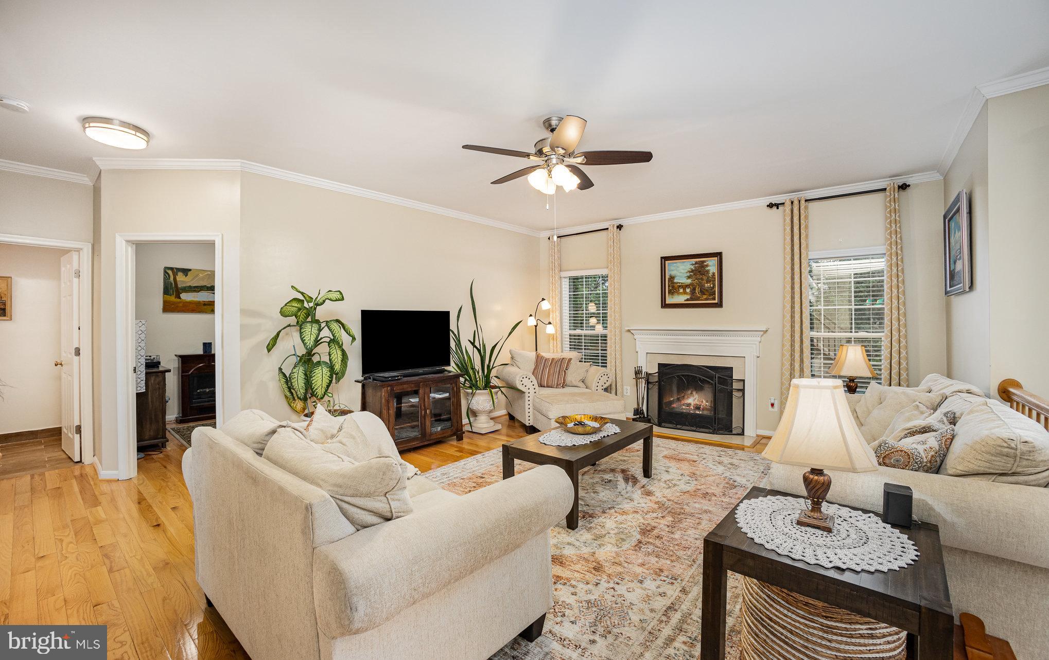 HAMPTON OAKS - Residential Lease