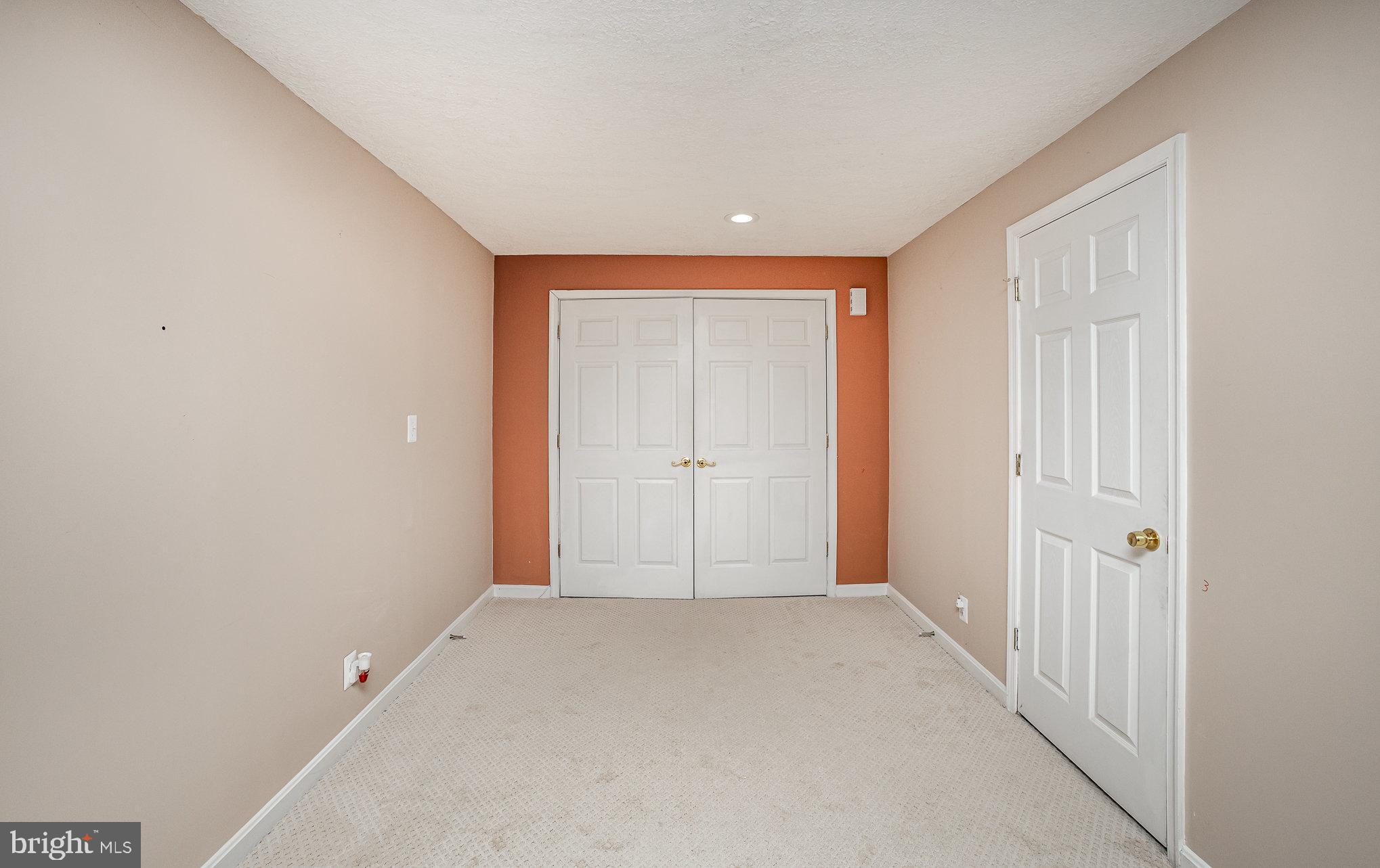 HAMPTON OAKS - Residential Lease