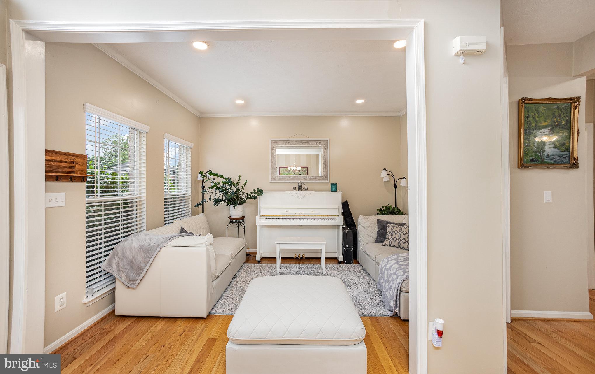 HAMPTON OAKS - Residential Lease