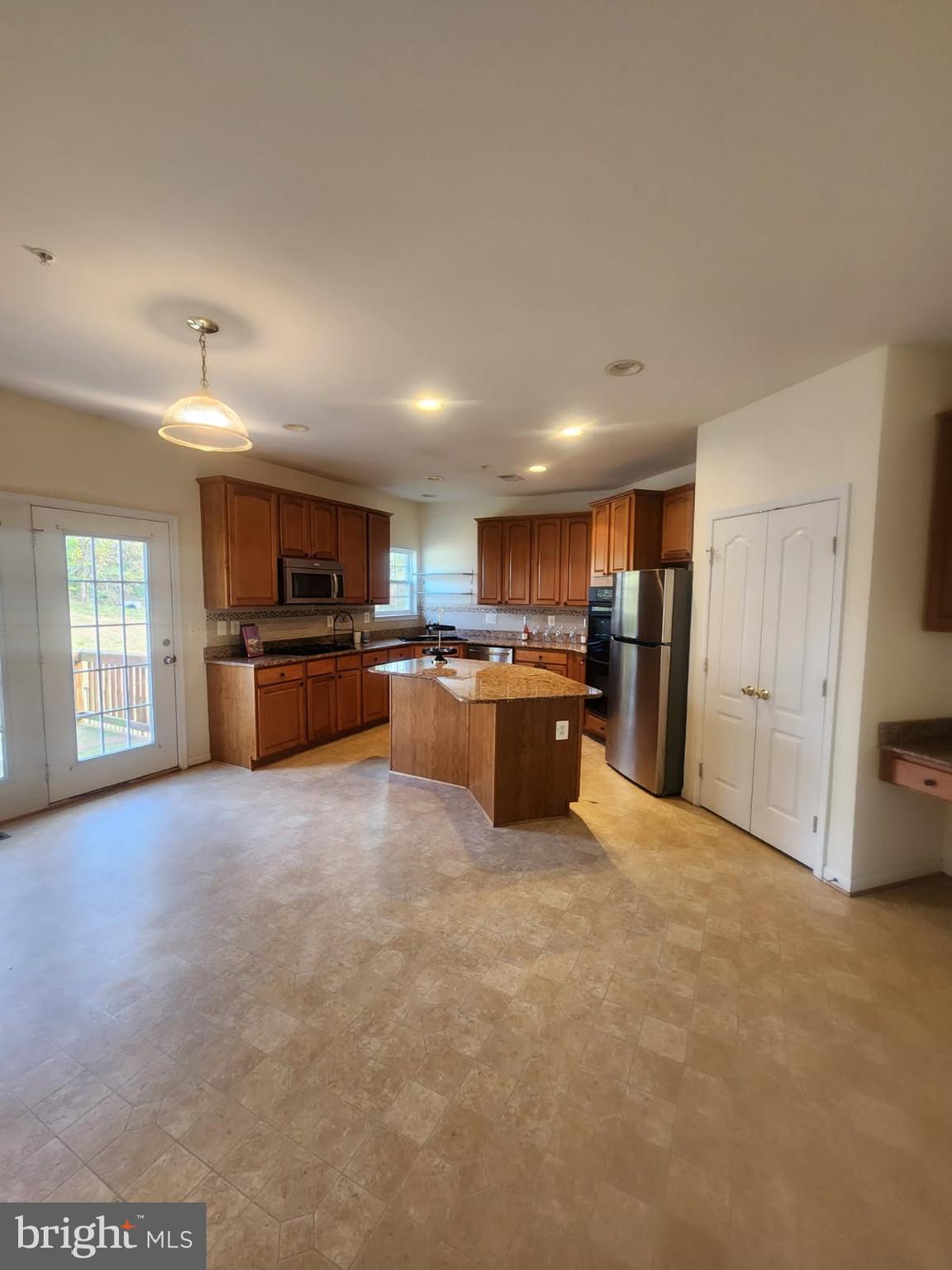 ROSE VALLEY-PLAT EIGHT> - Residential Lease