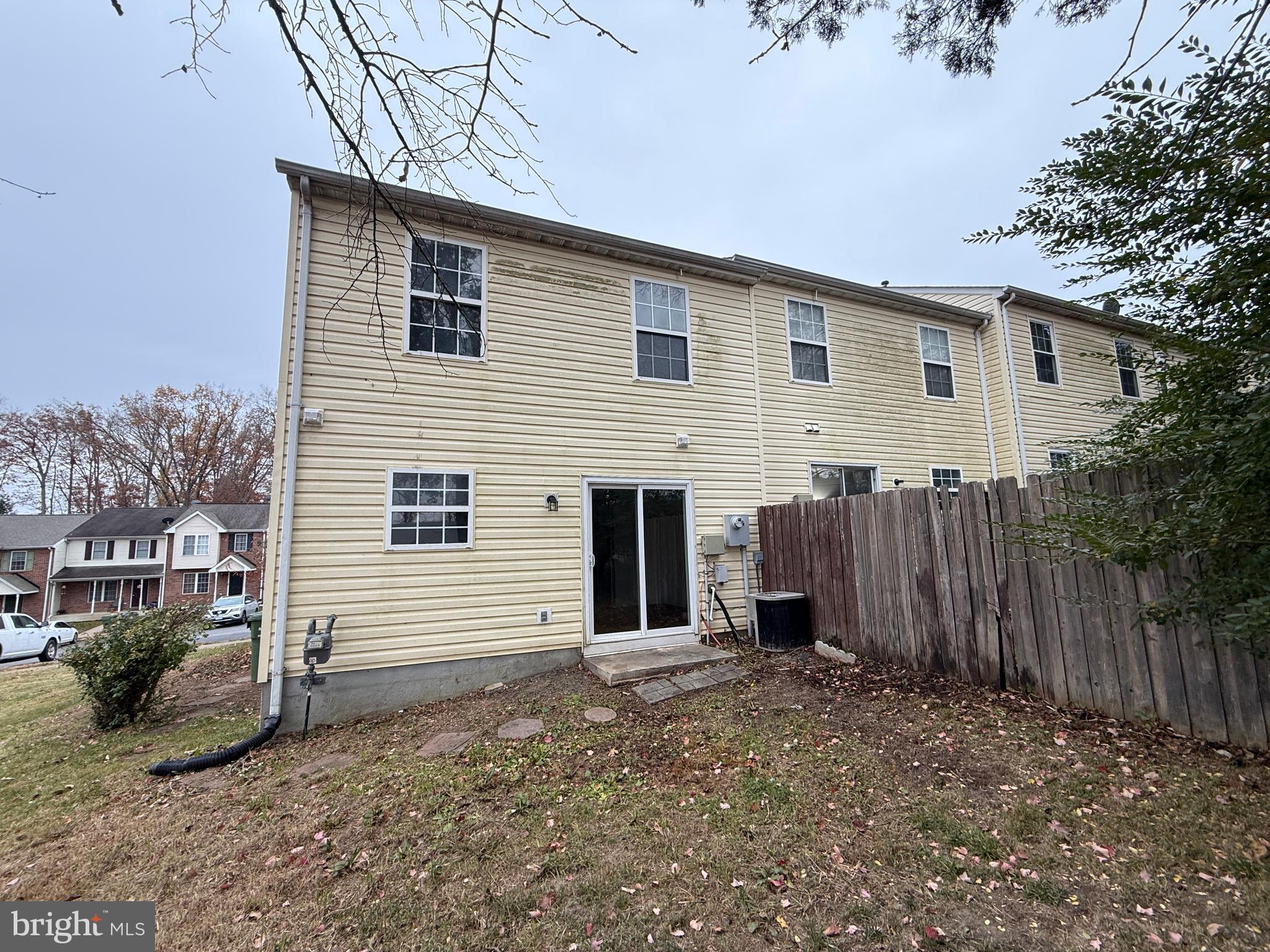 LAFAYETTE VILLAGE - Residential Lease