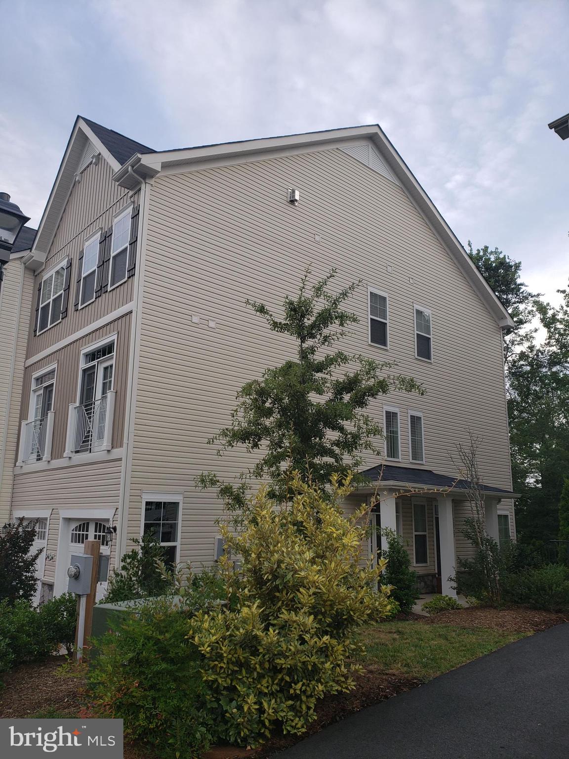 POTOMAC CREST - Residential Lease