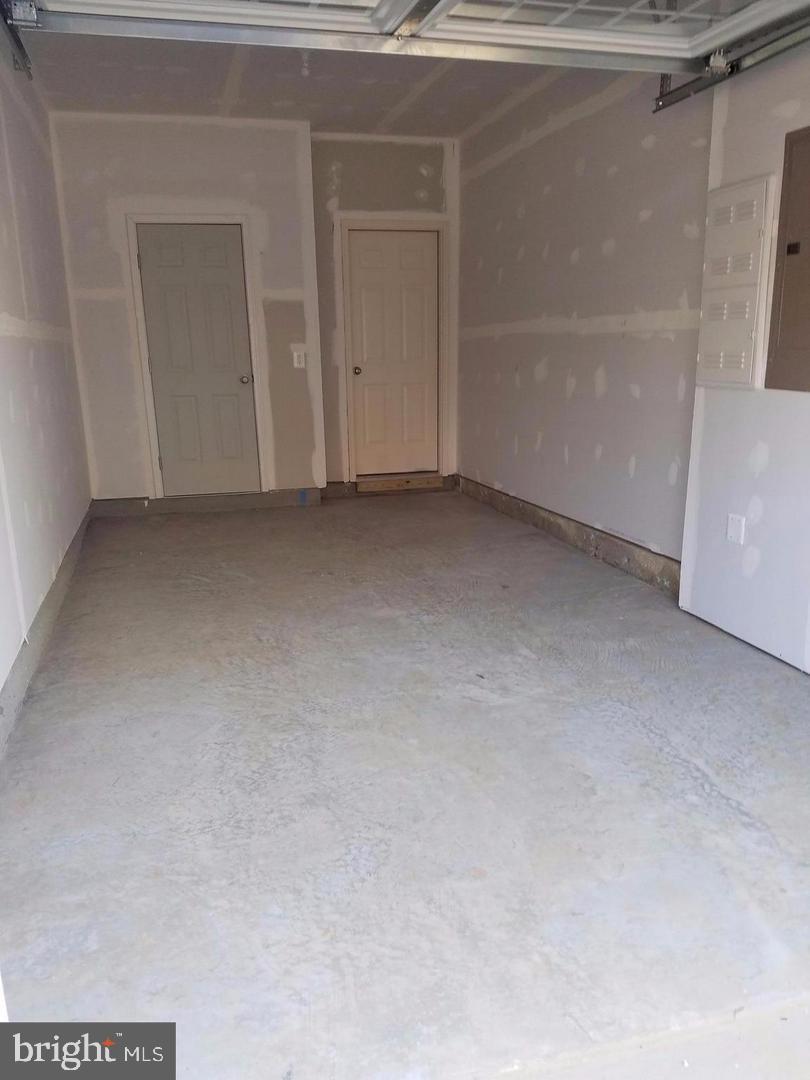 POTOMAC CREST - Residential Lease
