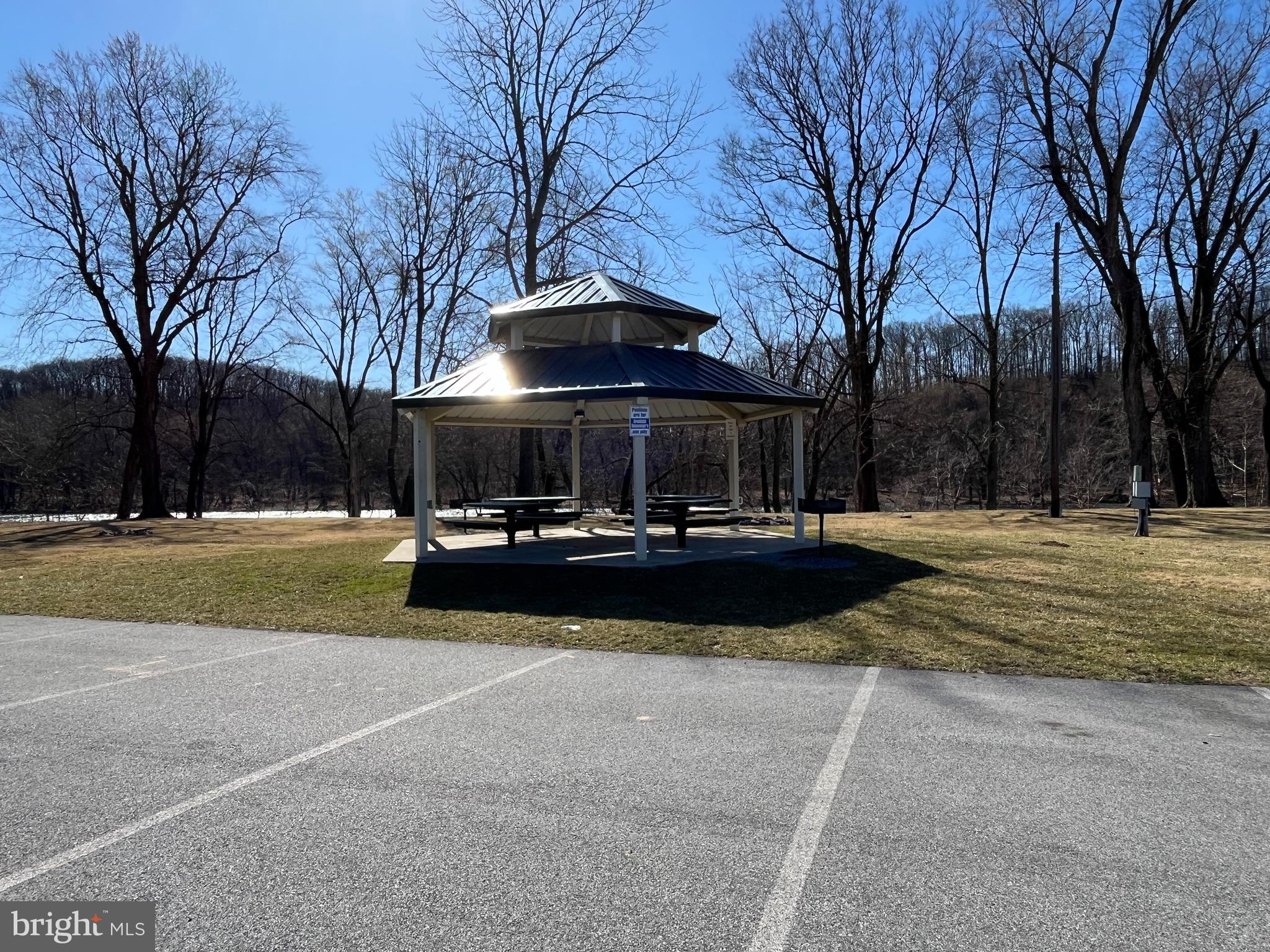 BROOKFIELD ON THE POTOMAC - Residential