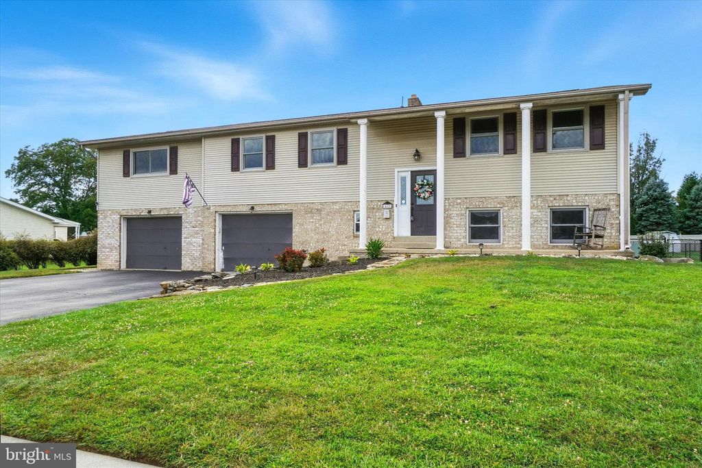 Photo of 412 Spring Forge Drive, SPRING GROVE, PA 17362 (MLS # PAYK2087990)