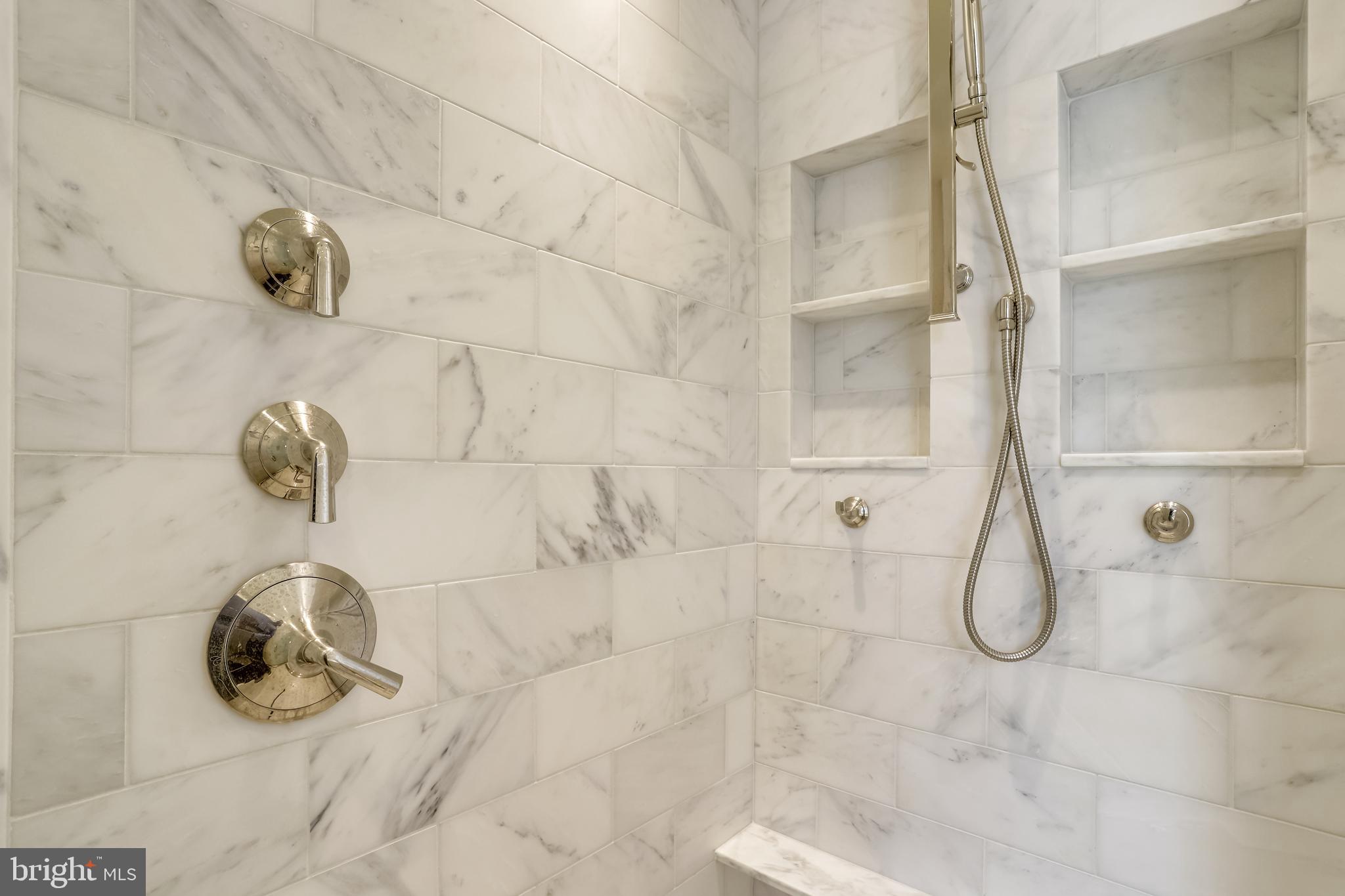 SHERWOOD FOREST - Residential