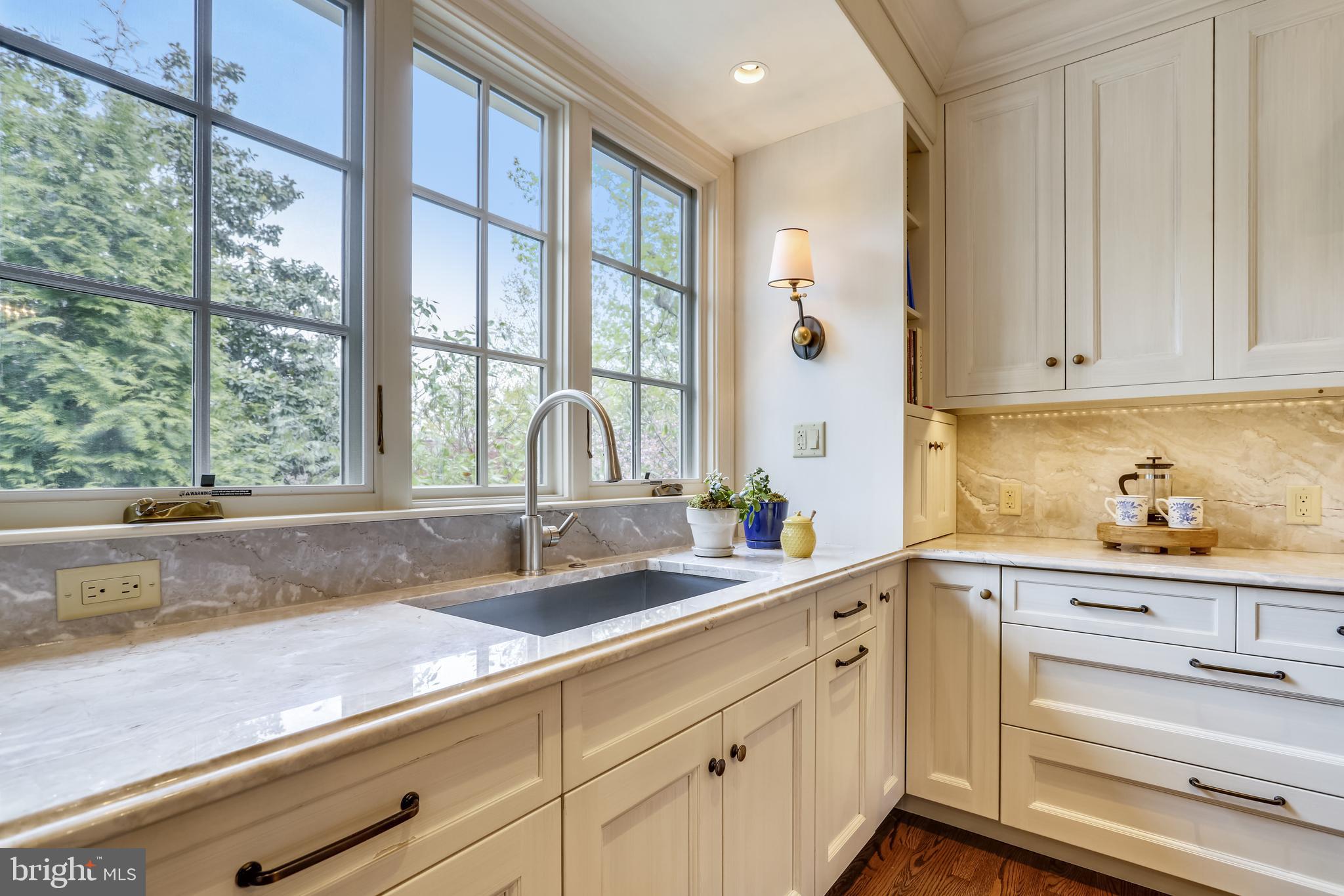 SHERWOOD FOREST - Residential