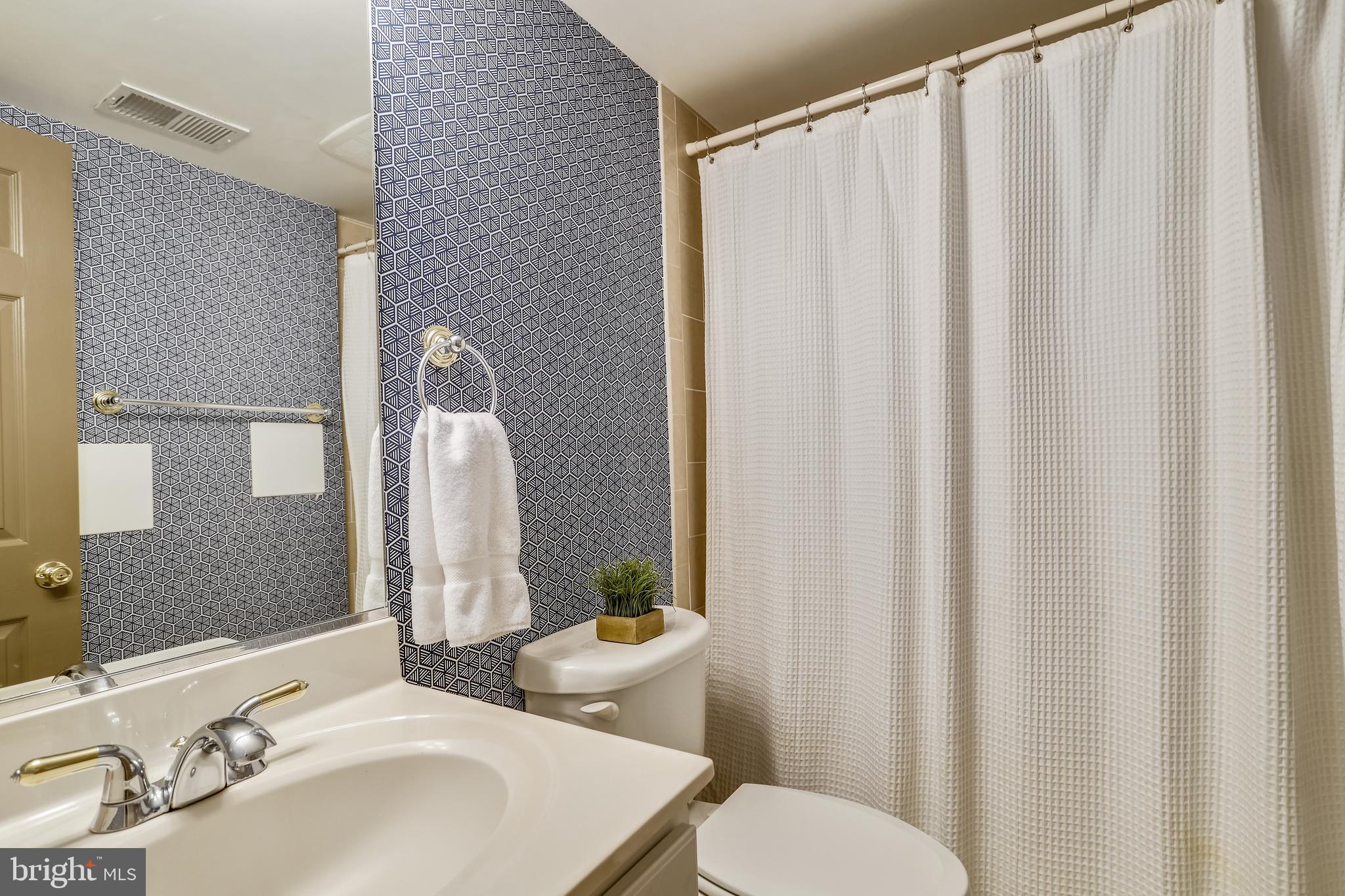 SHERWOOD FOREST - Residential