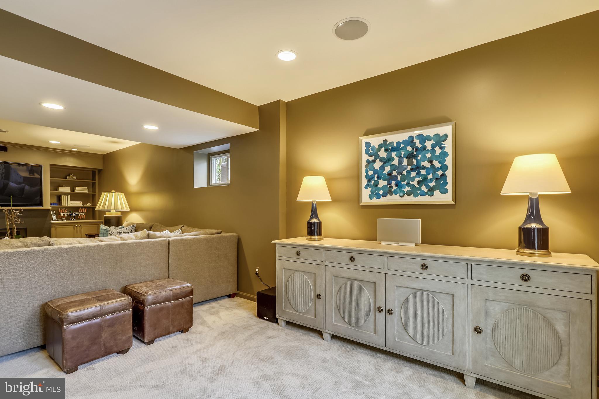 SHERWOOD FOREST - Residential