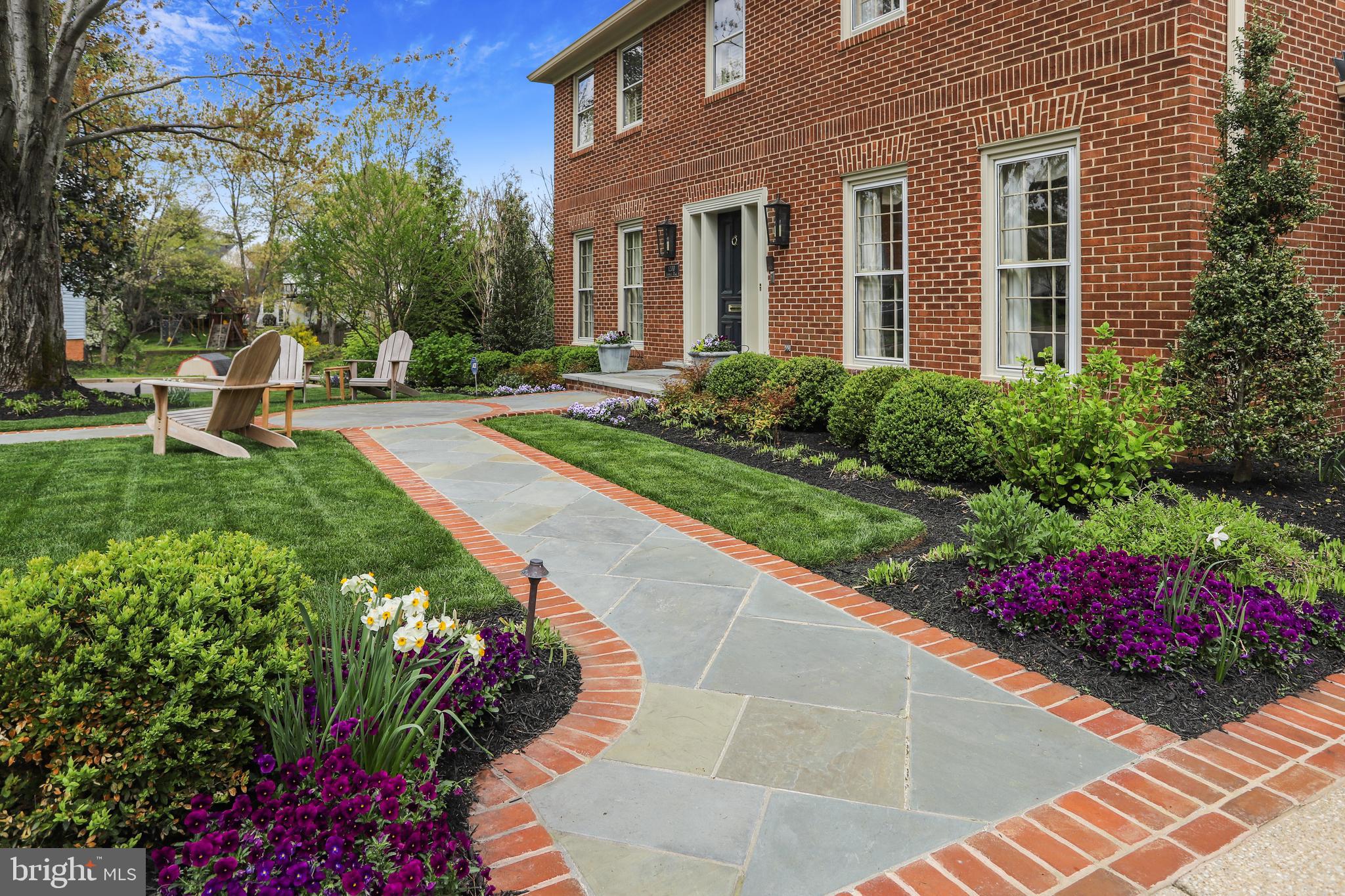 SHERWOOD FOREST - Residential