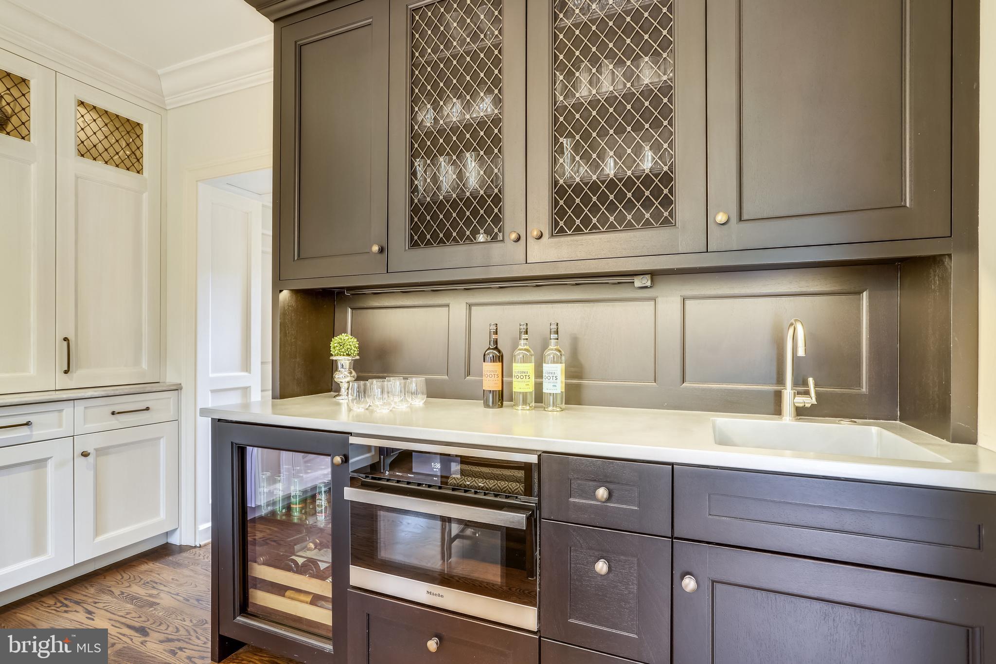 SHERWOOD FOREST - Residential