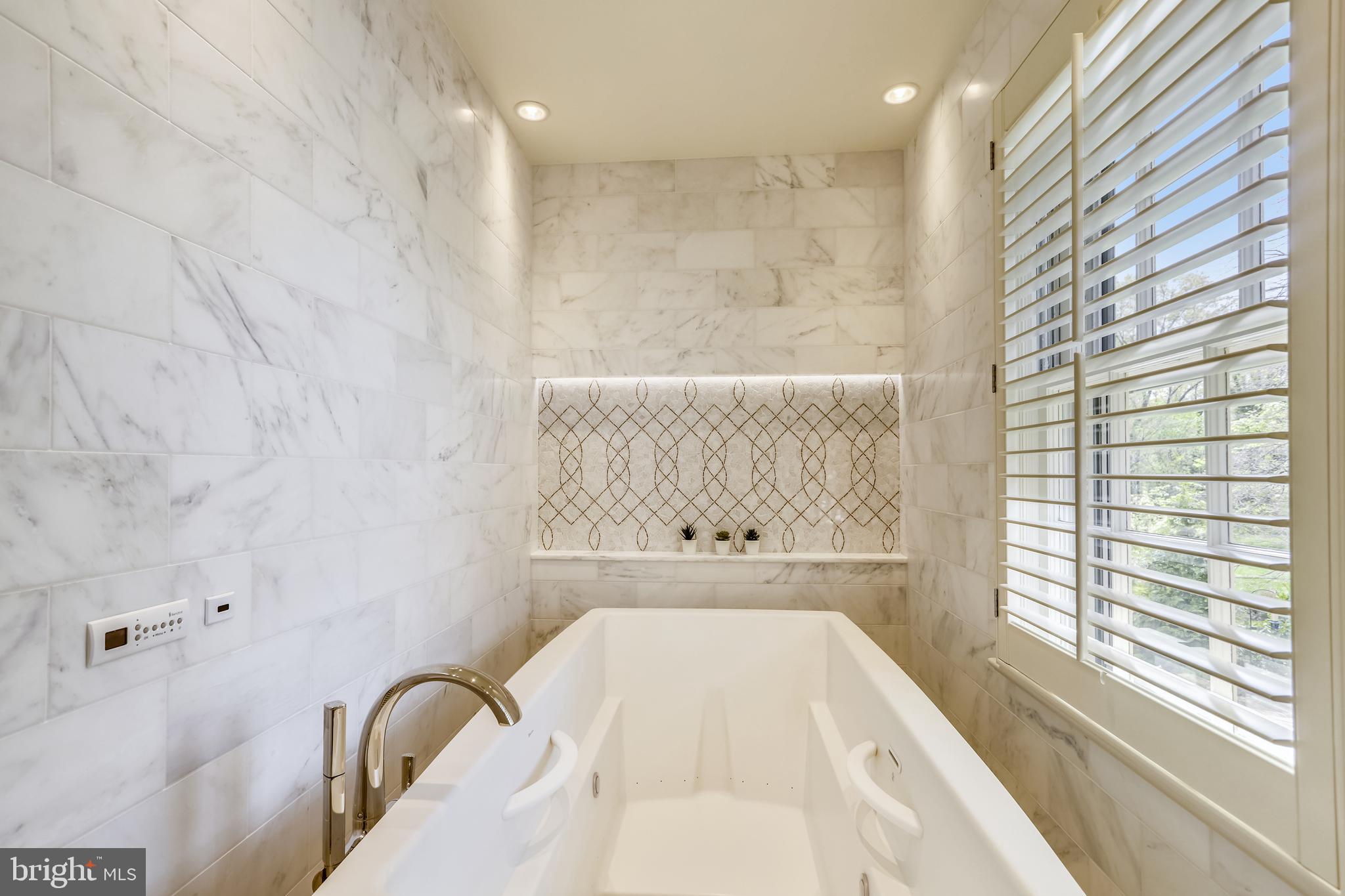 SHERWOOD FOREST - Residential