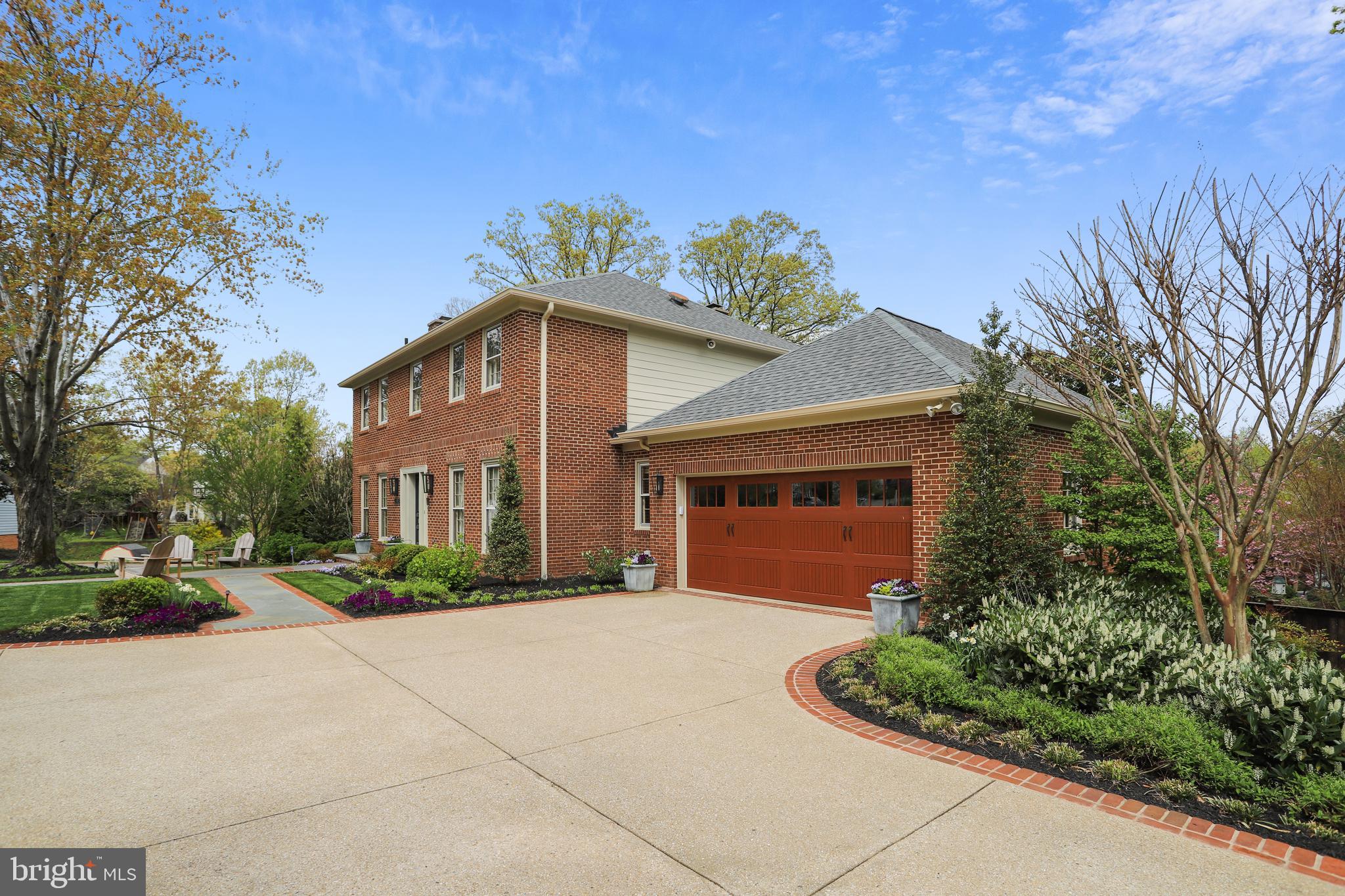 SHERWOOD FOREST - Residential