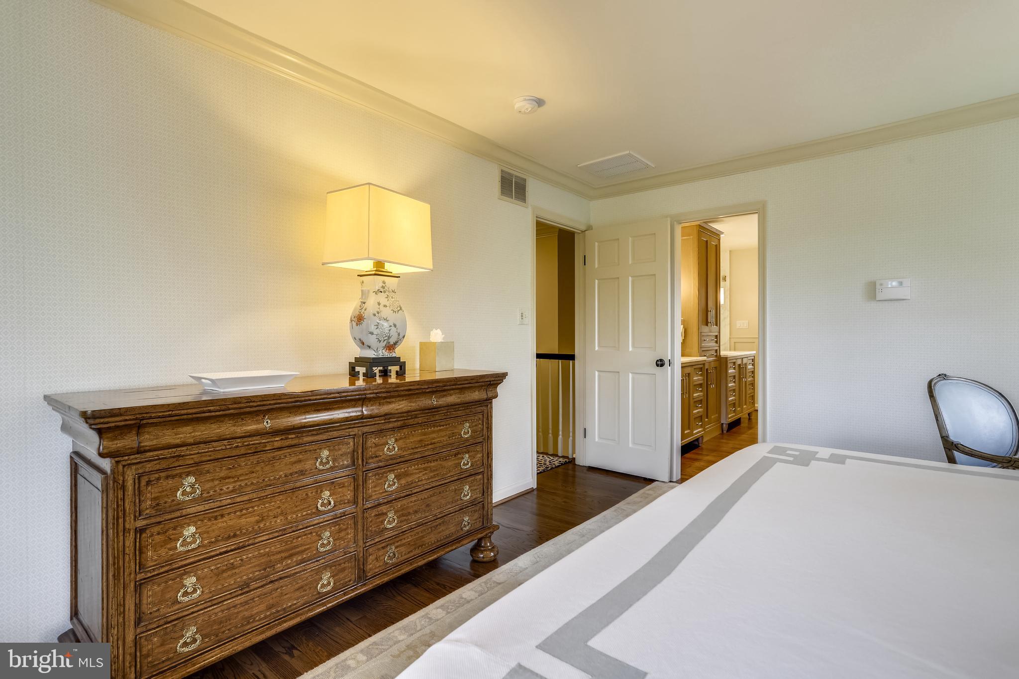 SHERWOOD FOREST - Residential