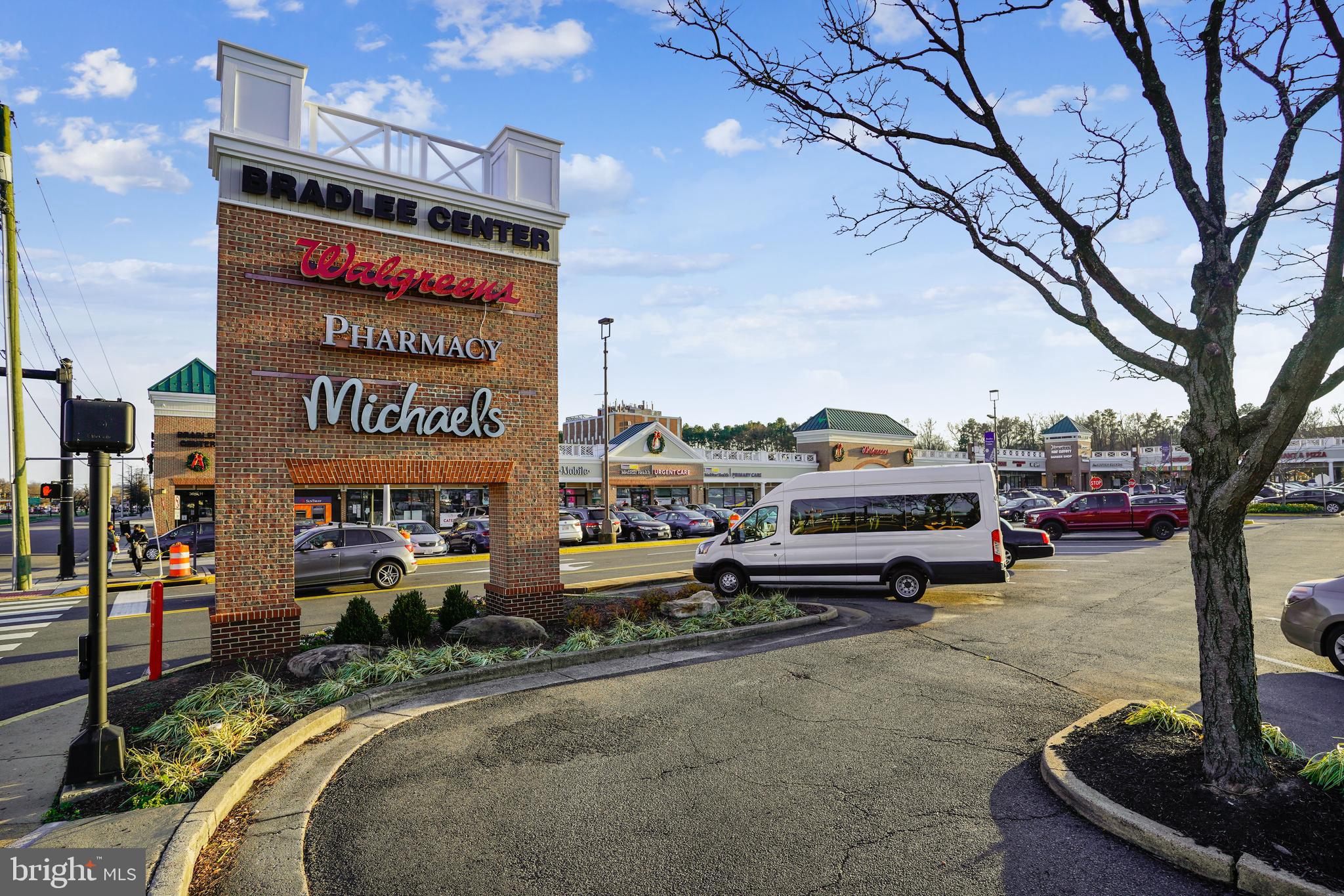 SHERWOOD FOREST - Residential