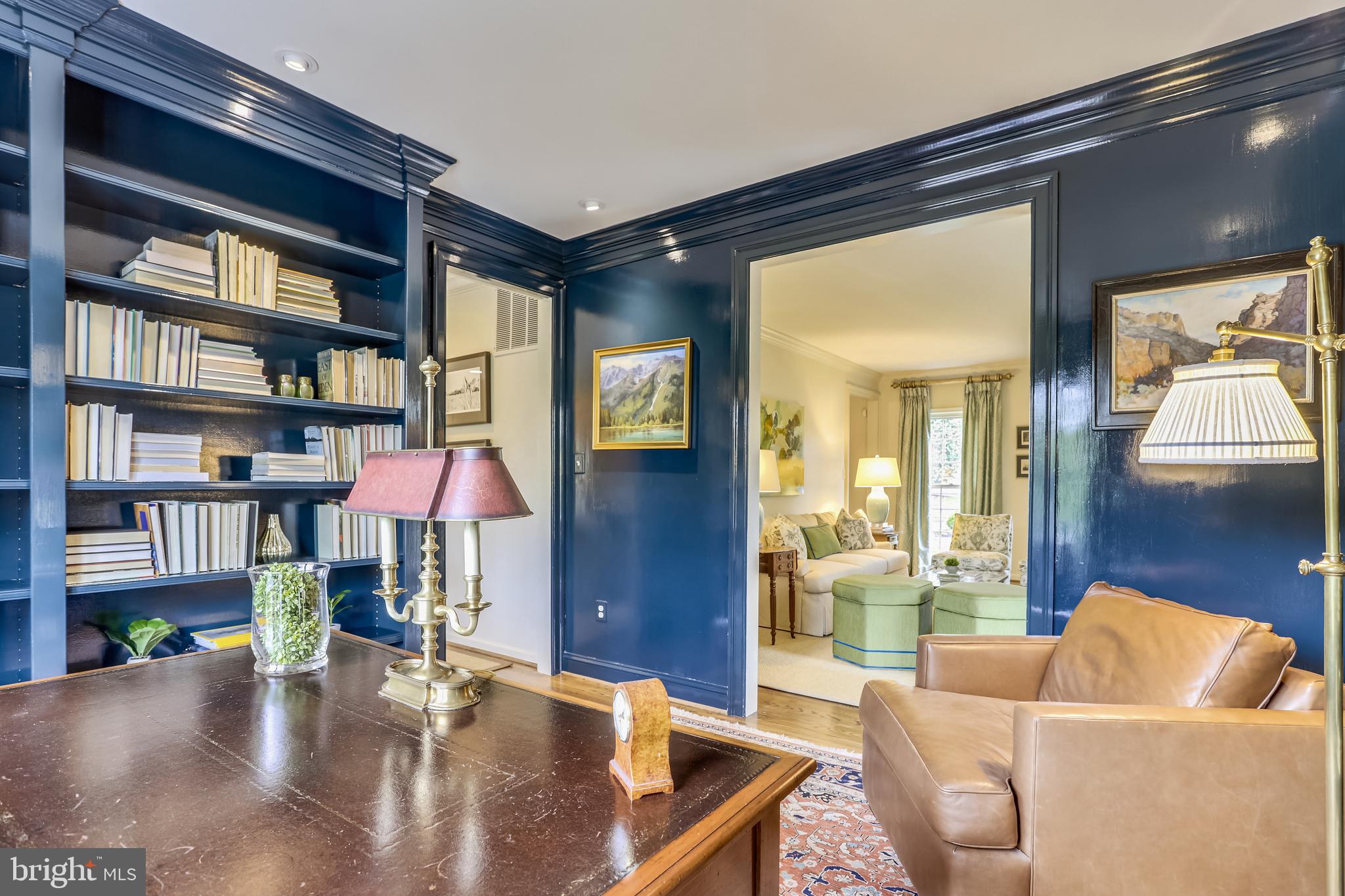 SHERWOOD FOREST - Residential