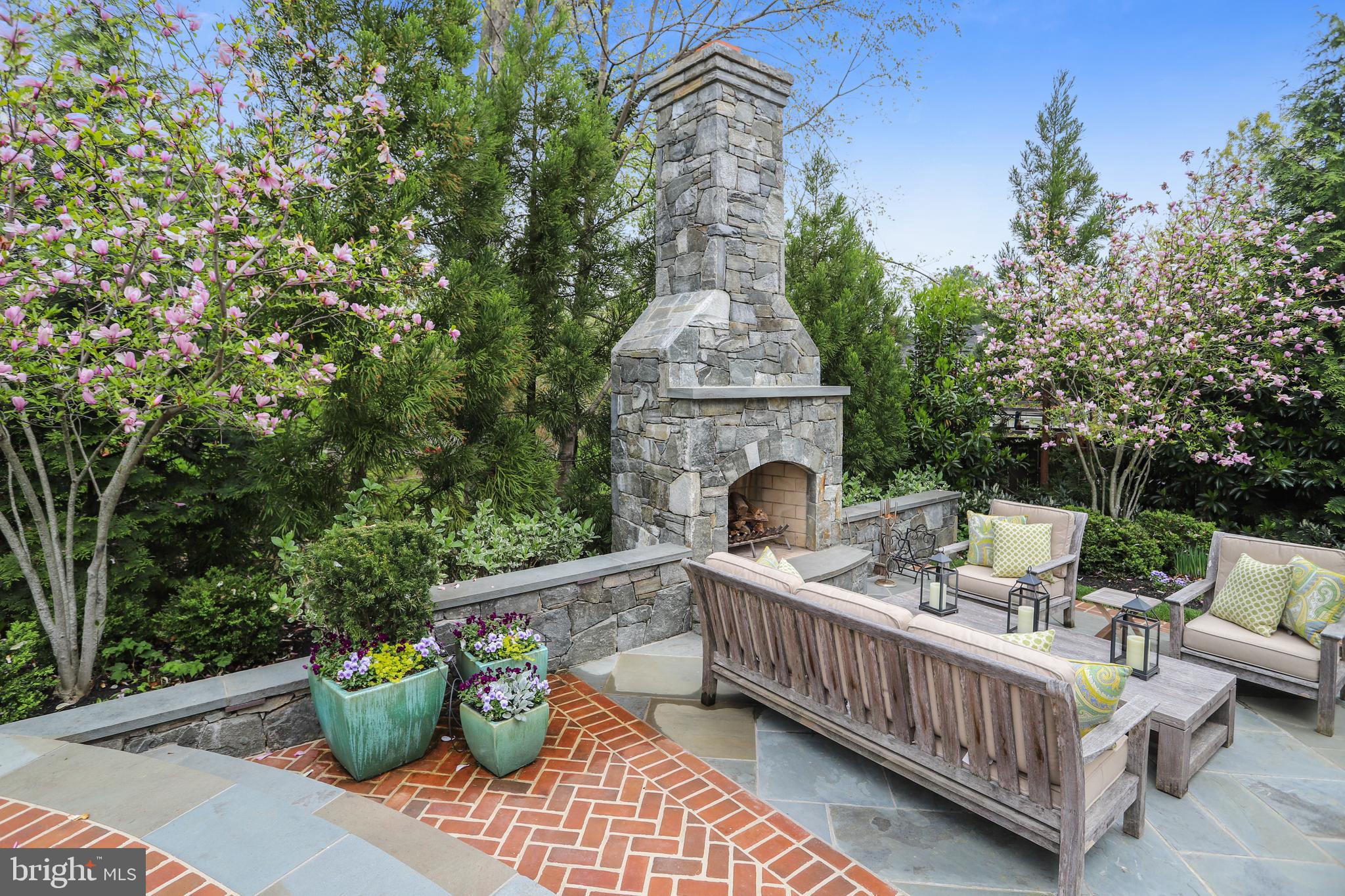 SHERWOOD FOREST - Residential