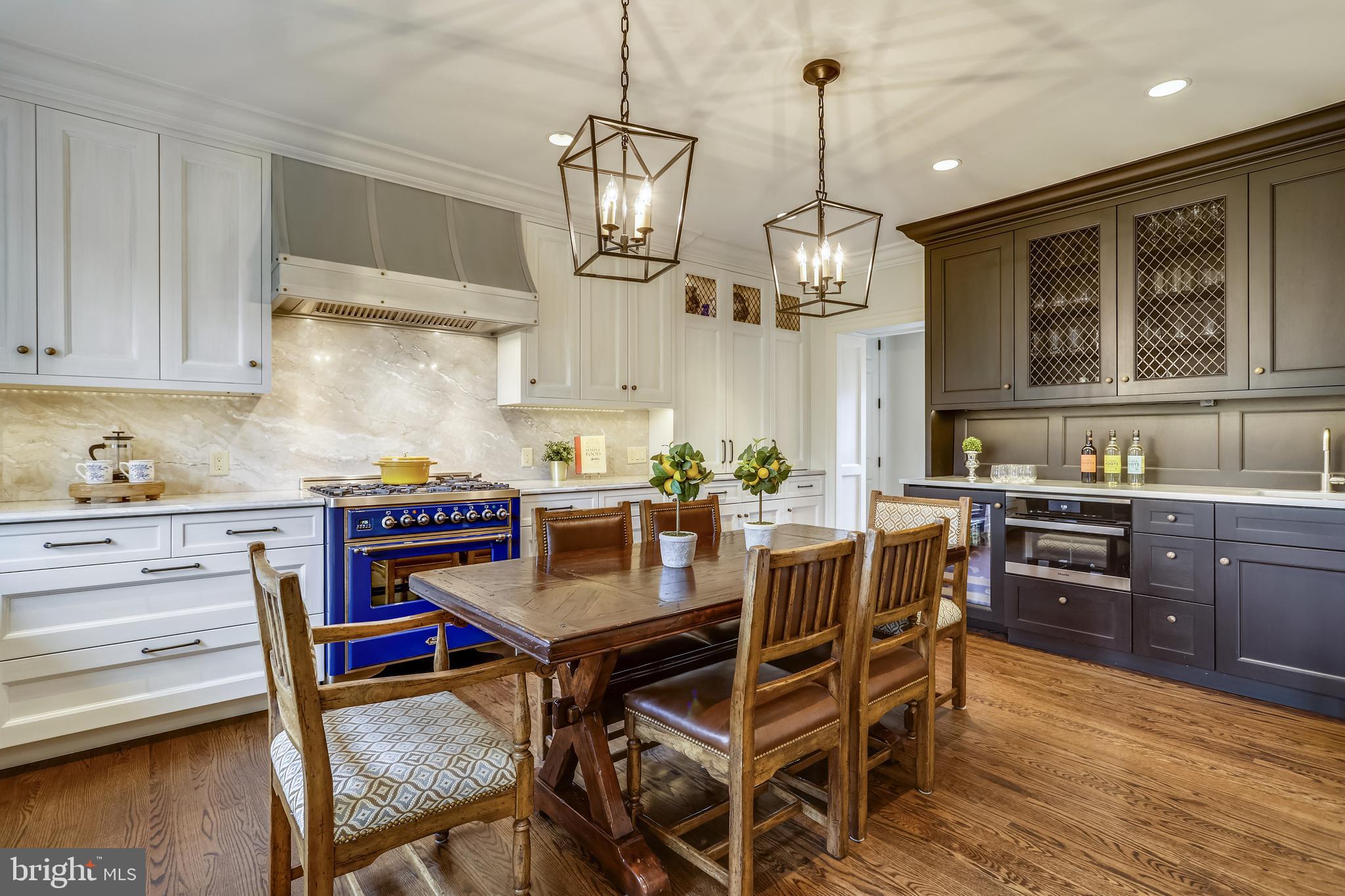 SHERWOOD FOREST - Residential