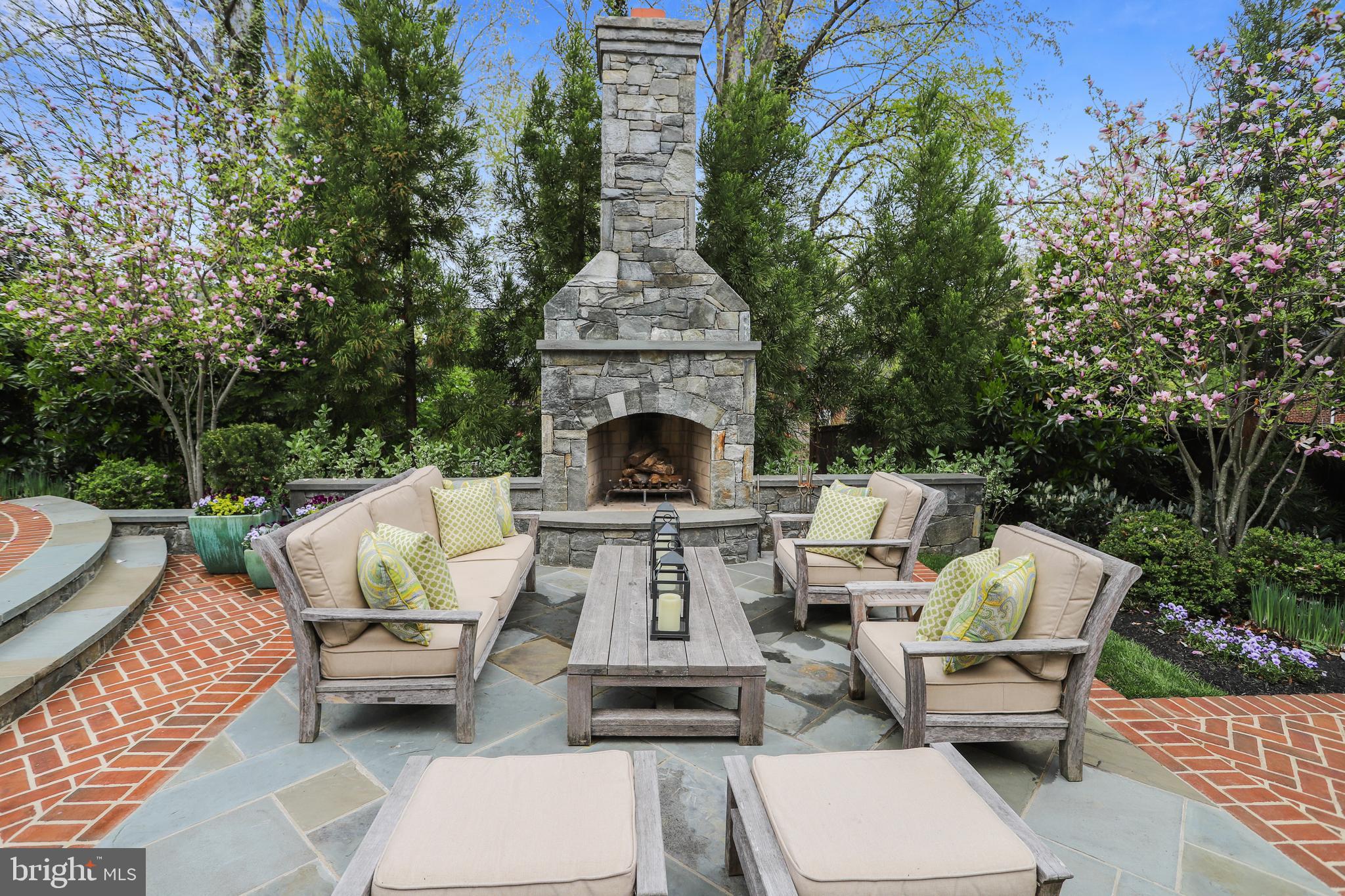 SHERWOOD FOREST - Residential