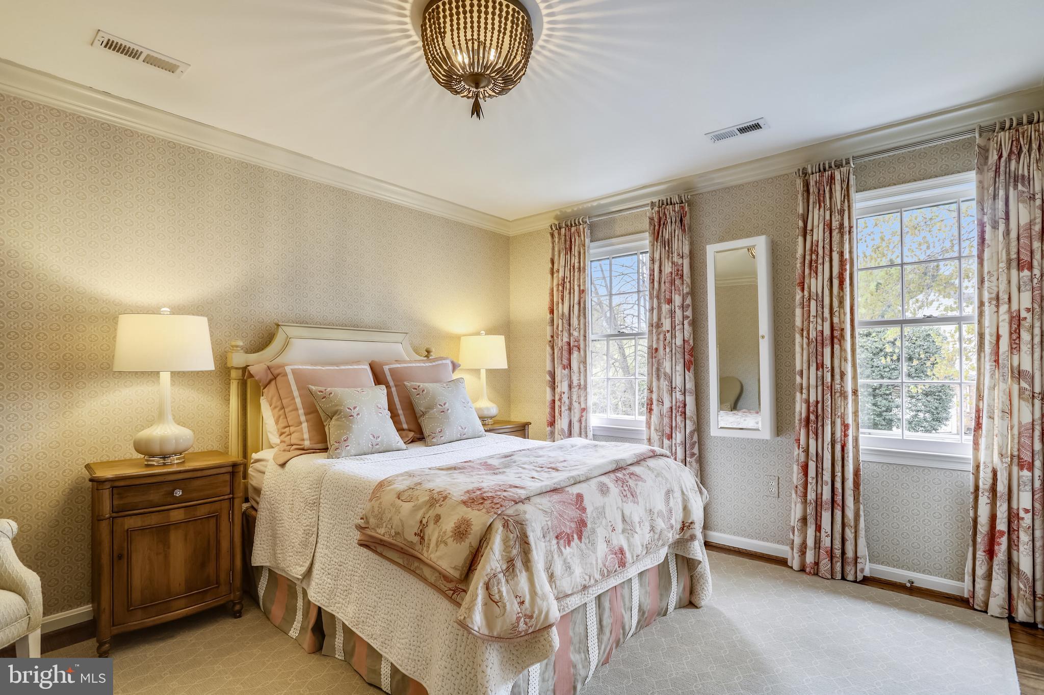 SHERWOOD FOREST - Residential