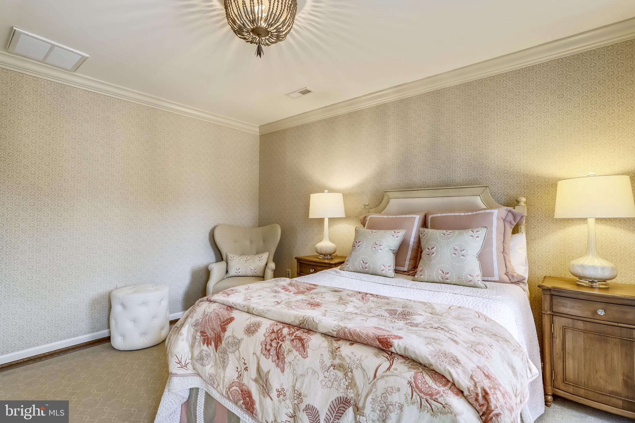 SHERWOOD FOREST - Residential