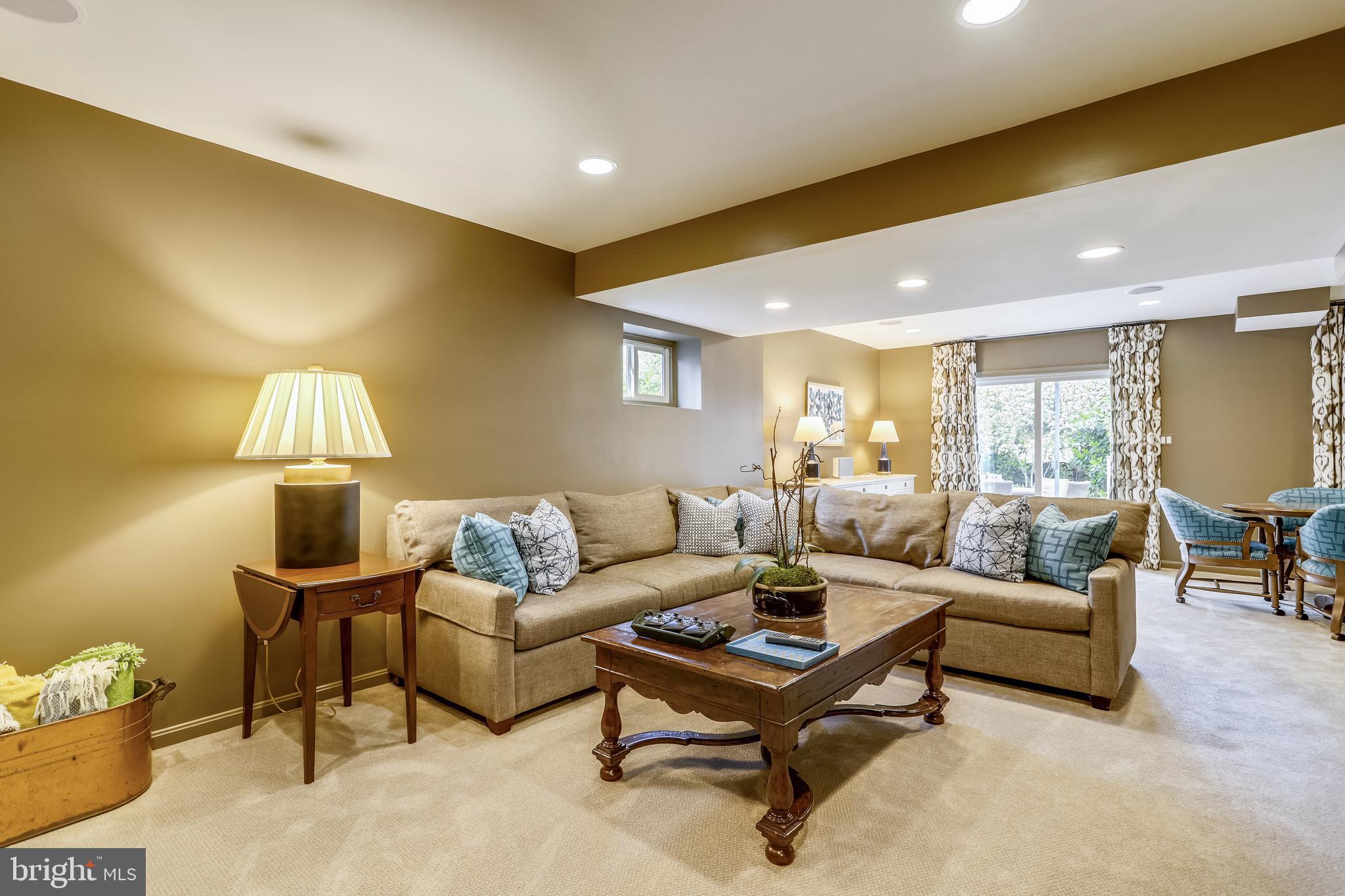 SHERWOOD FOREST - Residential