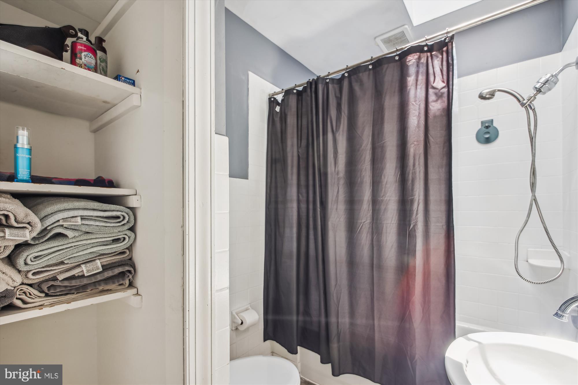 CEDARHURST ON THE BAY - Residential