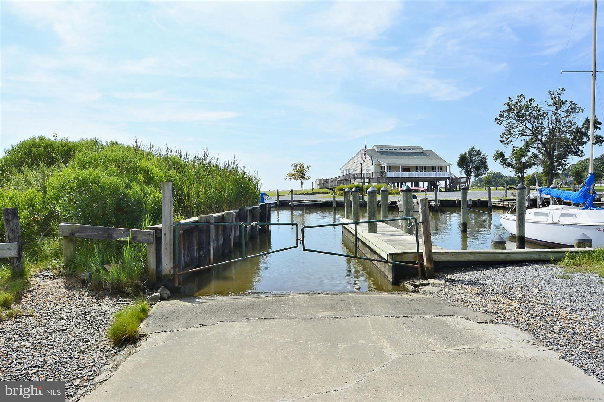 CEDARHURST ON THE BAY - Residential