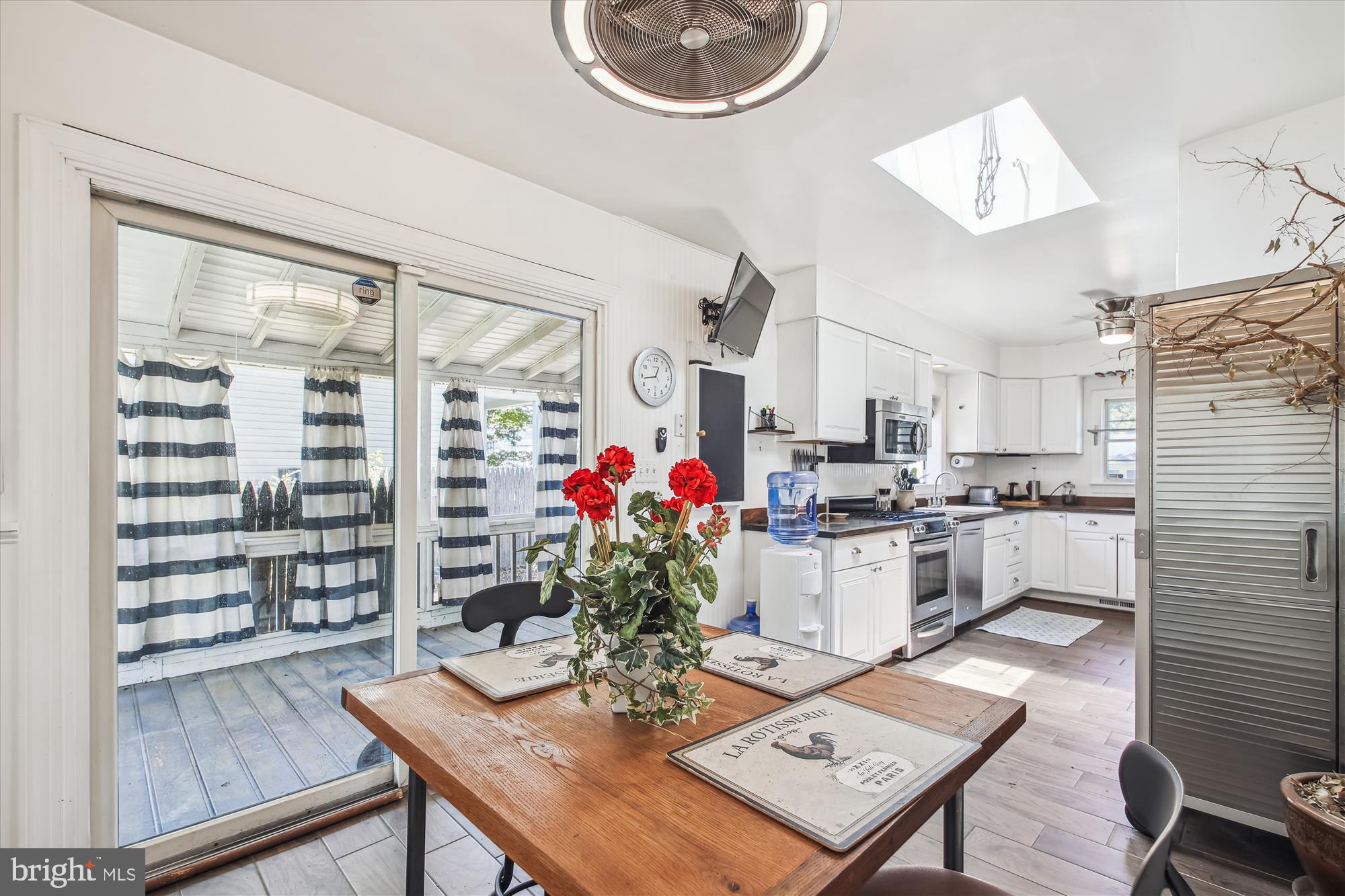 CEDARHURST ON THE BAY - Residential