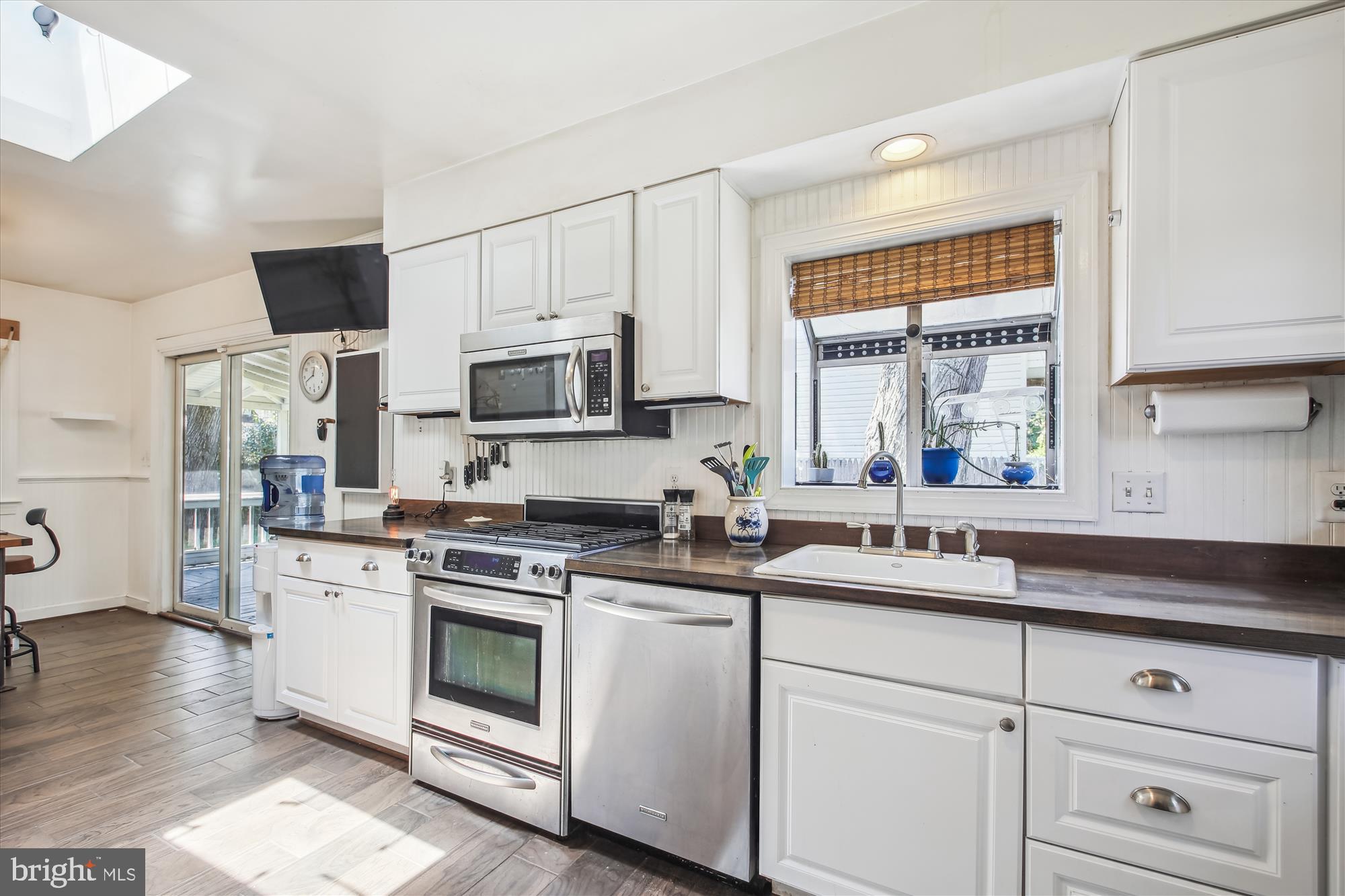 CEDARHURST ON THE BAY - Residential