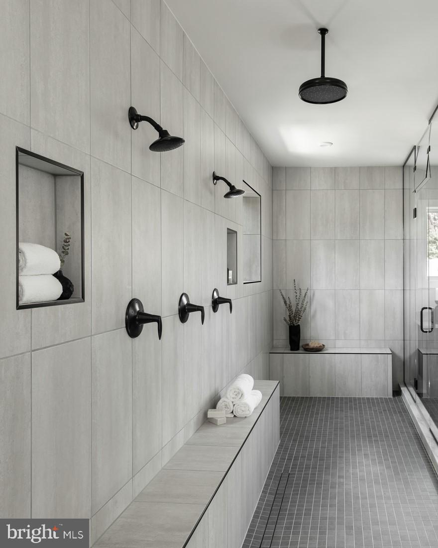 PARKSIDE VILLAGE - Residential