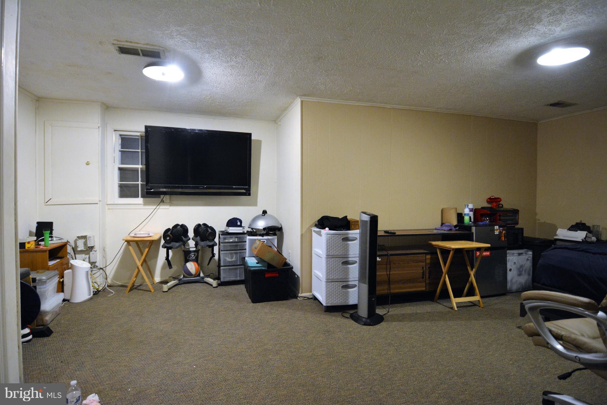 DANBURY FOREST - Residential