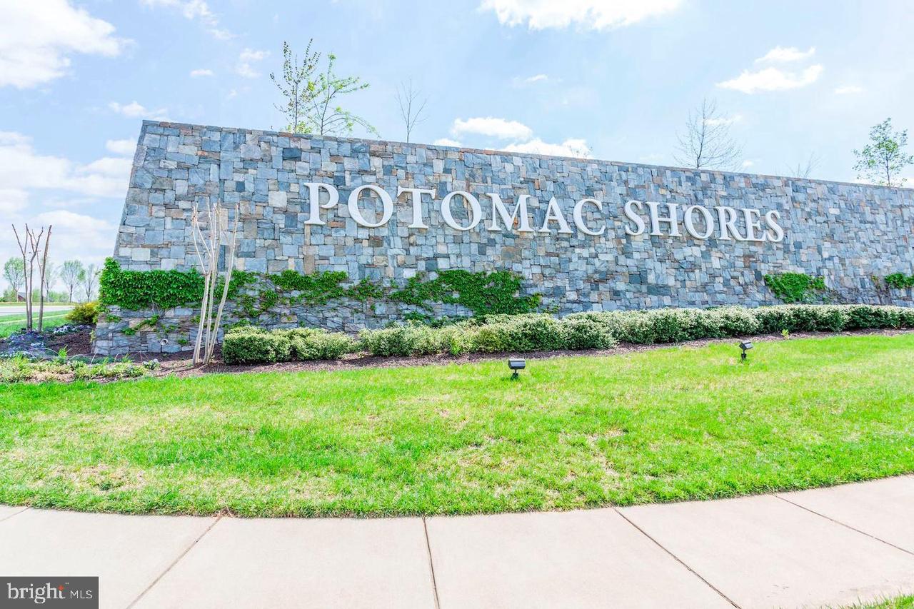 POTOMAC SHORES - Residential