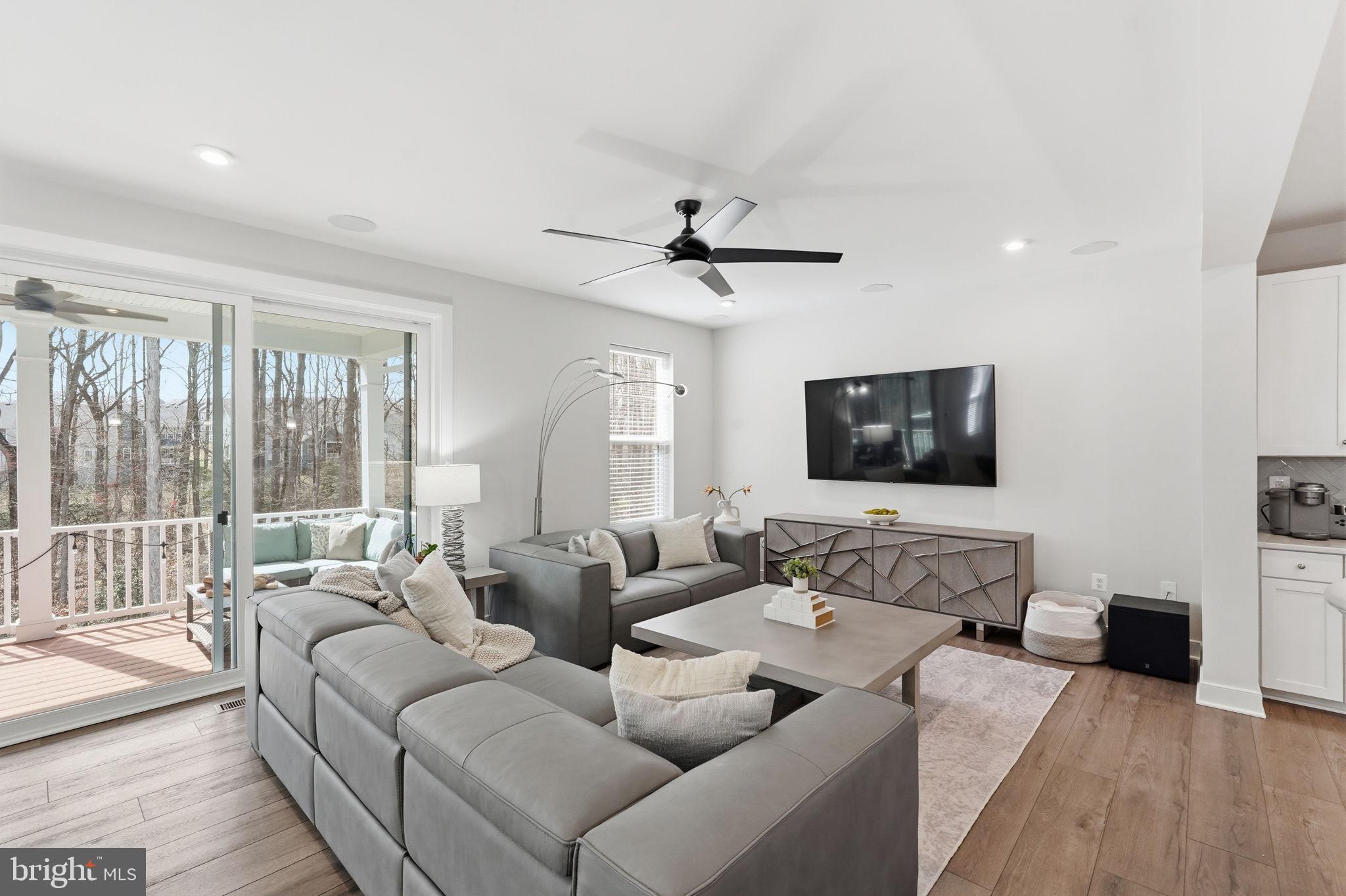 POTOMAC SHORES - Residential