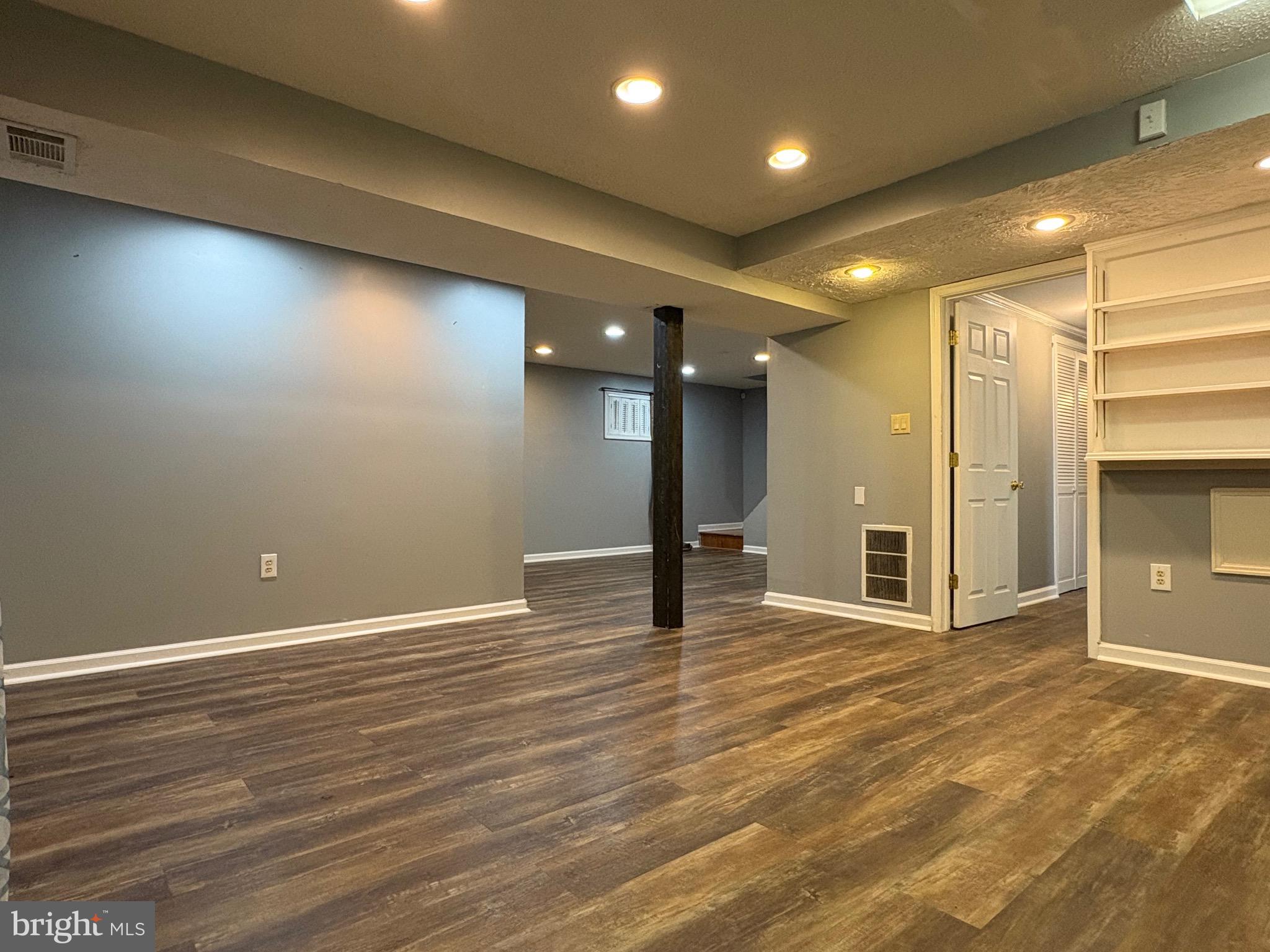 LAKE RIDGE - Residential Lease